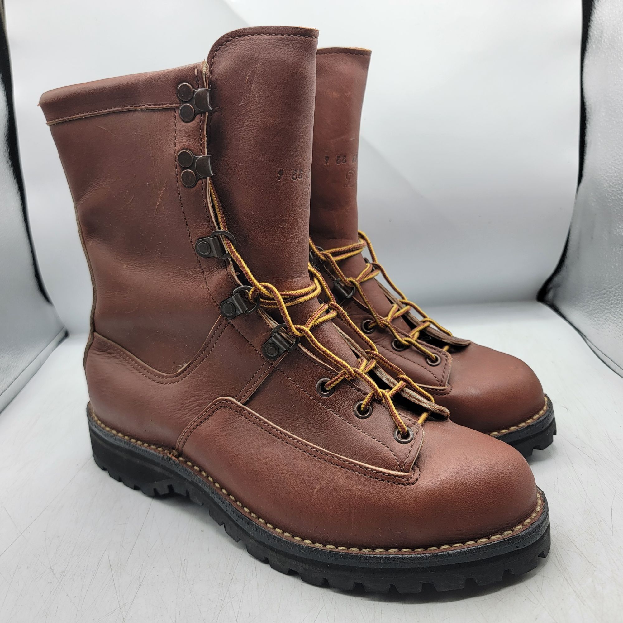 Danner Danner Mens 9 Brown Boots Gore Tex Vibram Soles Work Wear Ca Size US 9 / EU 42 - 1 Thumbnail