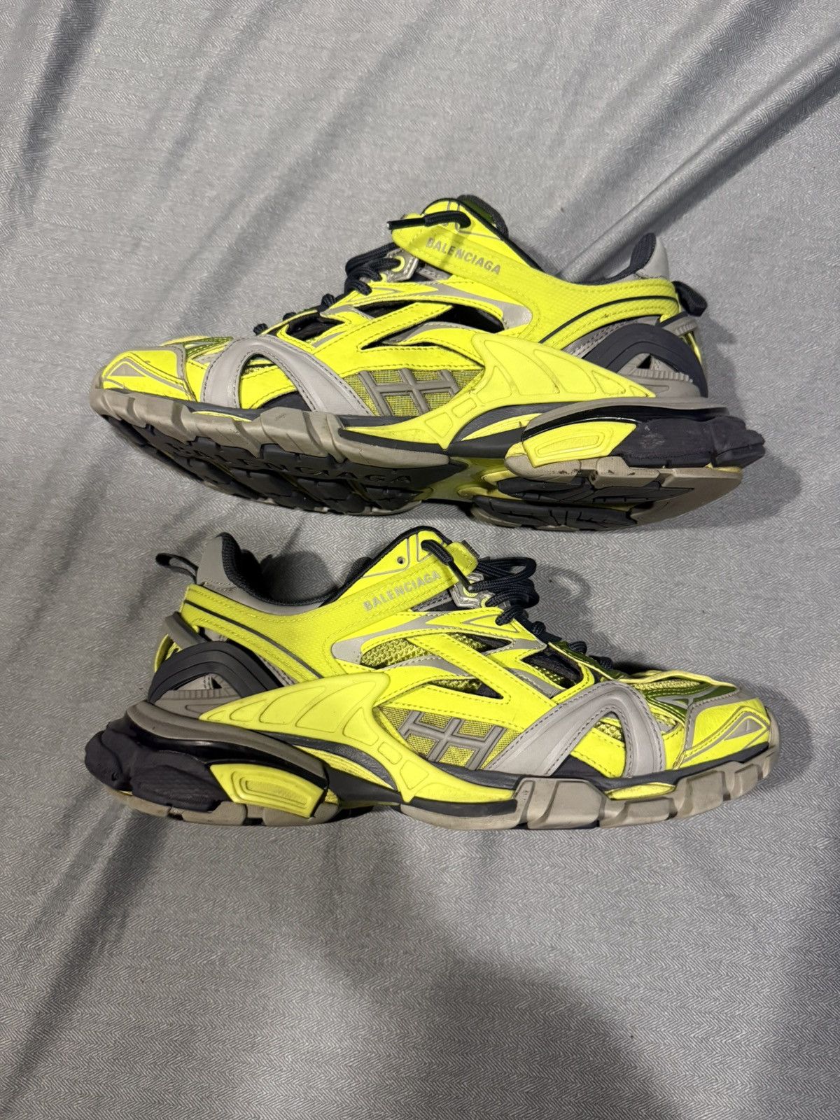 Balenciaga Balenciaga Grey Neon Yellow Size US 8 / EU 41 - 1 Thumbnail