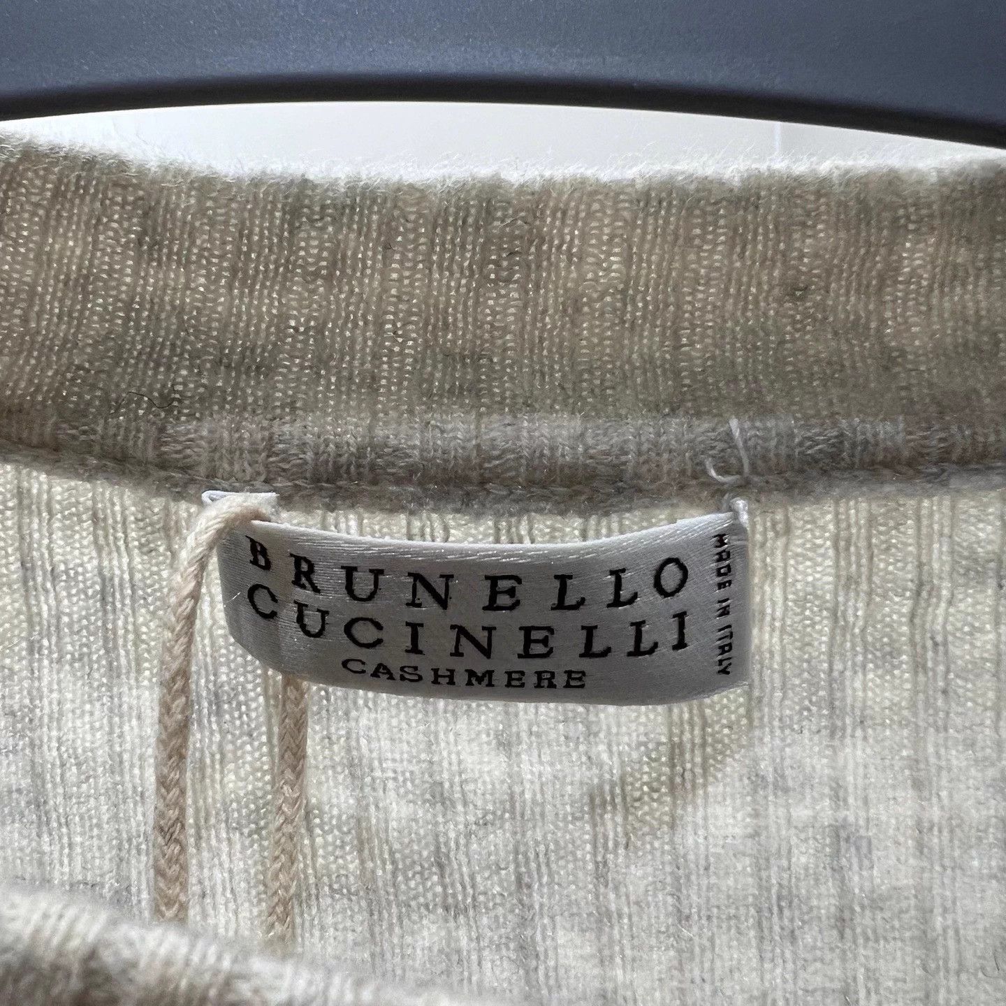 Brunello Cucinelli Brunello Cucinelli dec112 shoulder beaded cashmere LS S Size S / US 4 / IT 40 - 3 Thumbnail