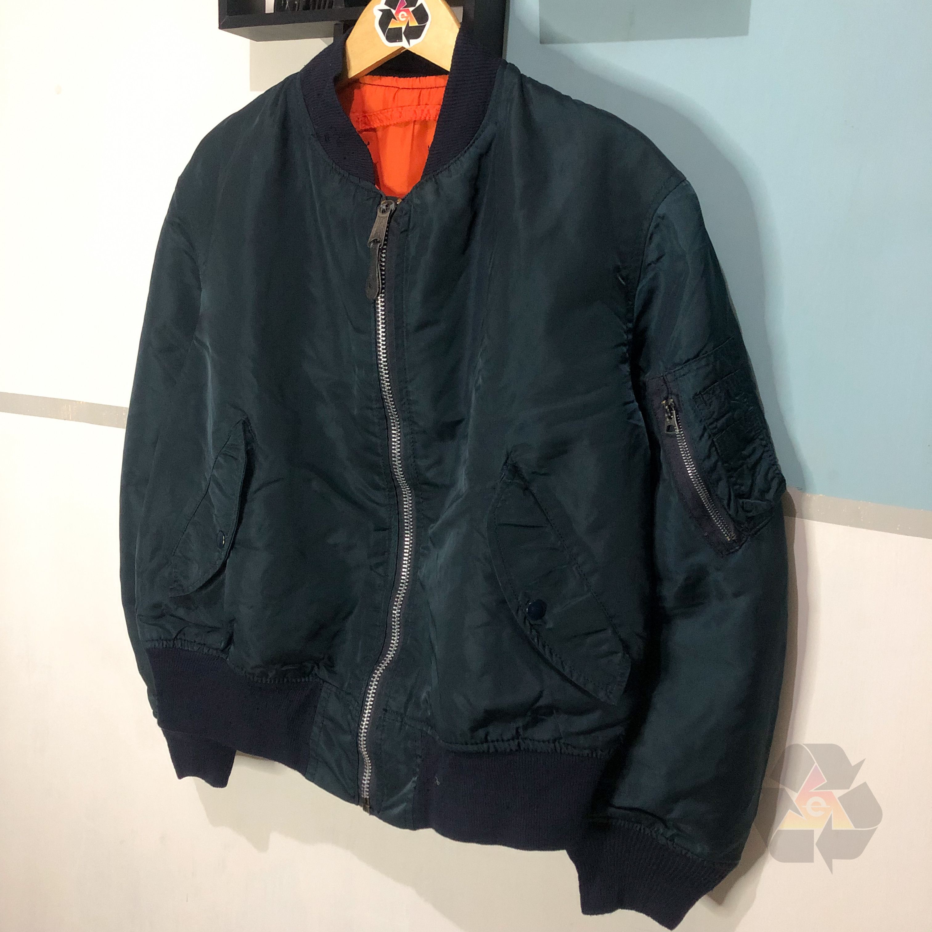 Alpha Industries Vintage Alpha Industries Flayer's Mil-J-82790J USAF MA-1 Size US L / EU 52-54 / 3 - 3 Thumbnail