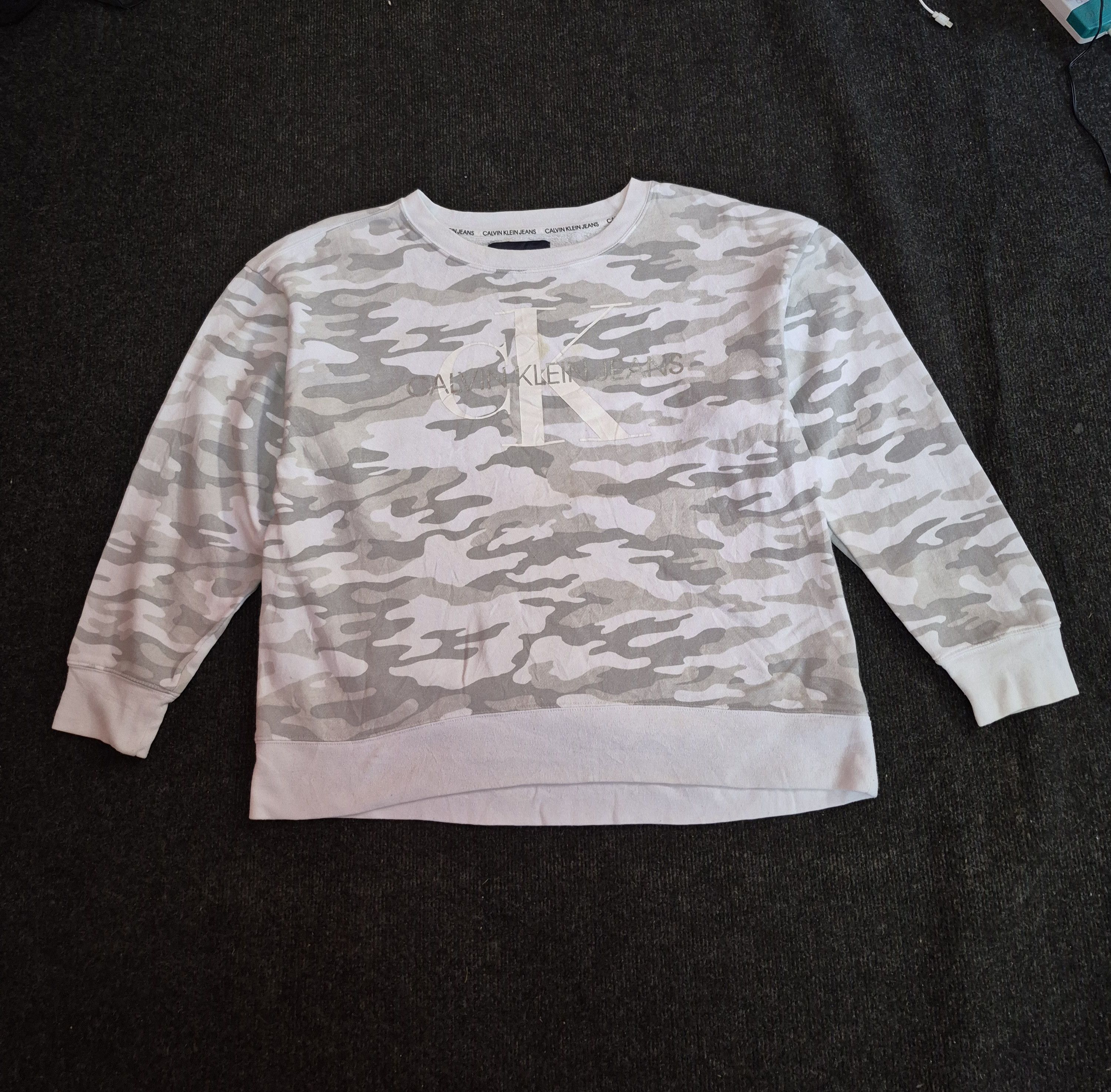 Calvin Klein 🔥 Calvin Klein Big Logo Camo Sweatshirt Jumper Size US M / EU 48-50 / 2 - 1 Thumbnail