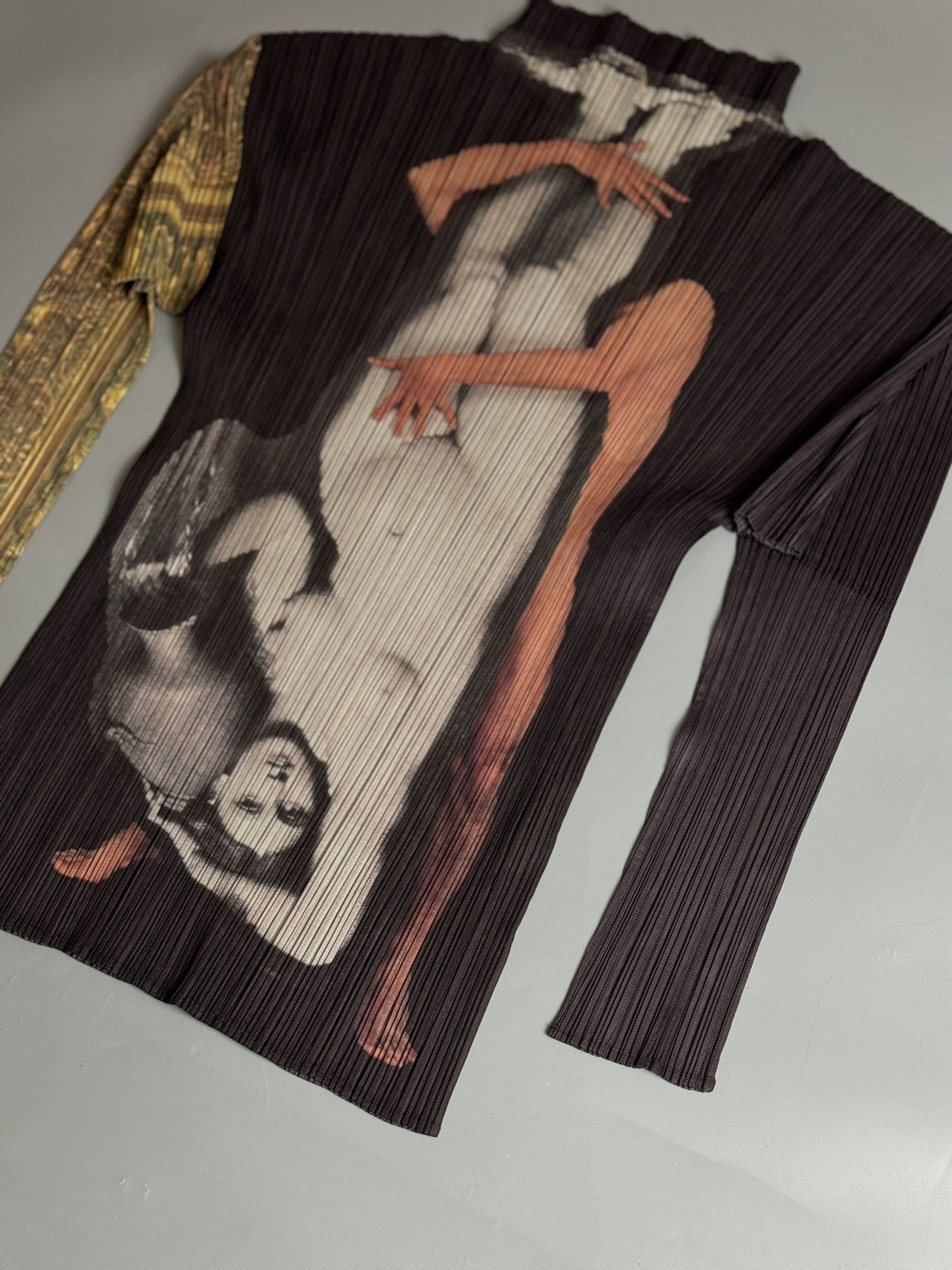 Issey Miyake 1996 Pleats Please Guest Artist No. 1 “Yasumasa Morimura” Size L / US 10 / IT 46 - 7 Thumbnail