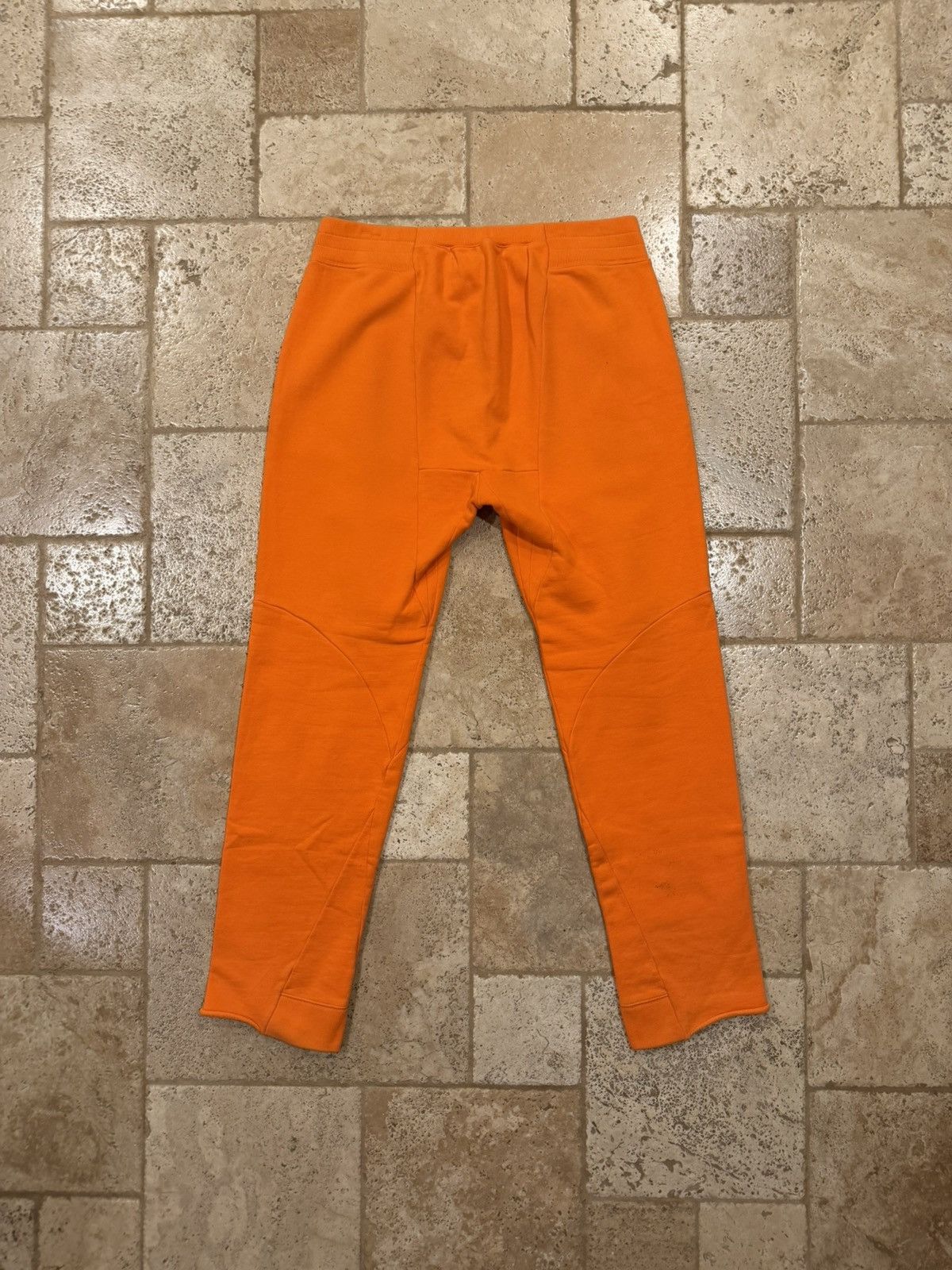 Off-White × Vlone Vlone x Off-White 2016 Orange Logo Sweatpants Size US 38 / EU 54 - 9 Thumbnail