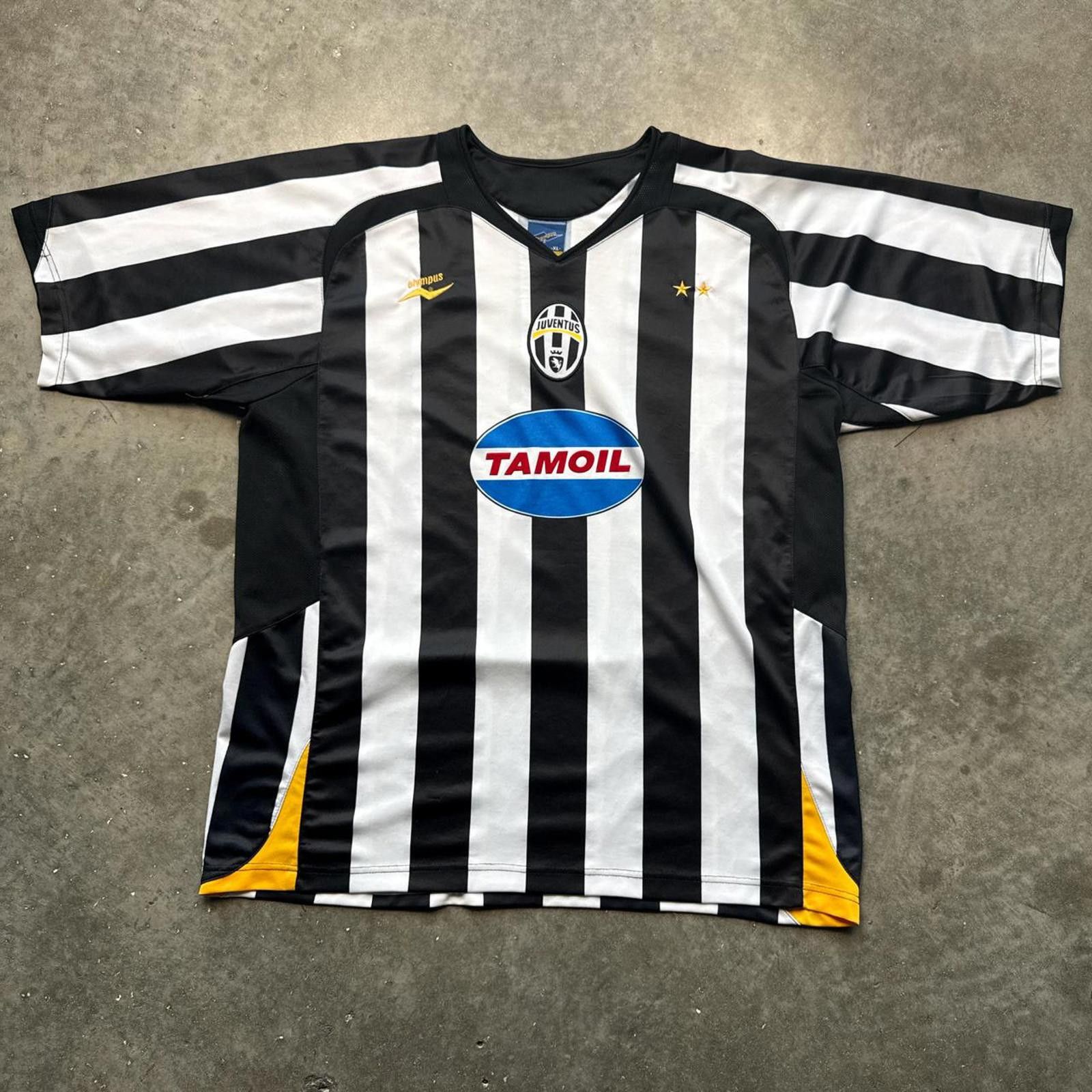 Other Tamoil Juventus 2004-2005 Season Home Jersey Kit Y2k T-Shirt Size US XL / EU 56 / 4 - 1 Thumbnail