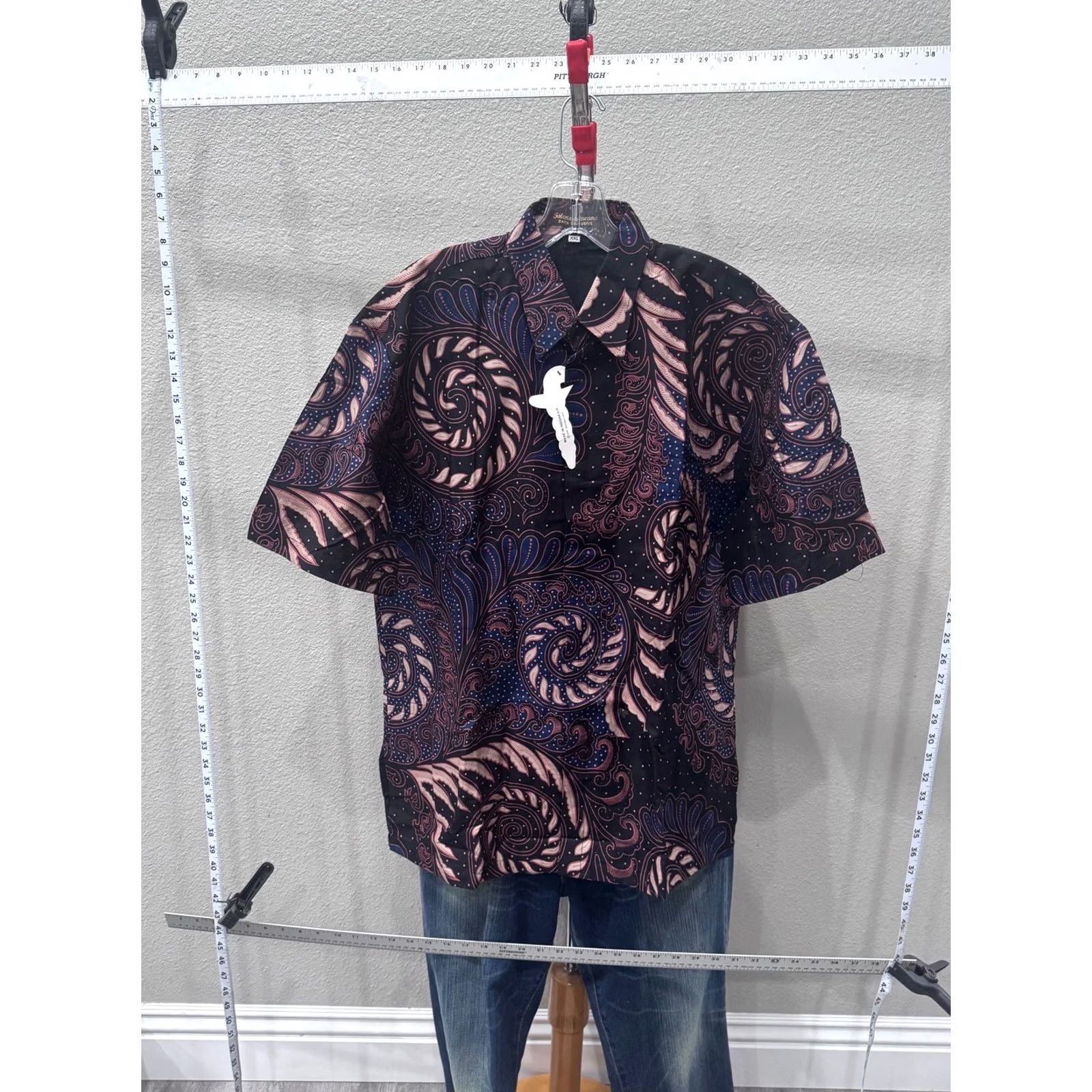 Nique NWT Talenta Kenana Batik Unique SHORT SLEEVE BUTTON UP SHIRT 2XL XXL Mens Multicolor Batik Kenana NWT Talenta Shirt Size US XXL / EU 58 / 5 - 2 Thumbnail