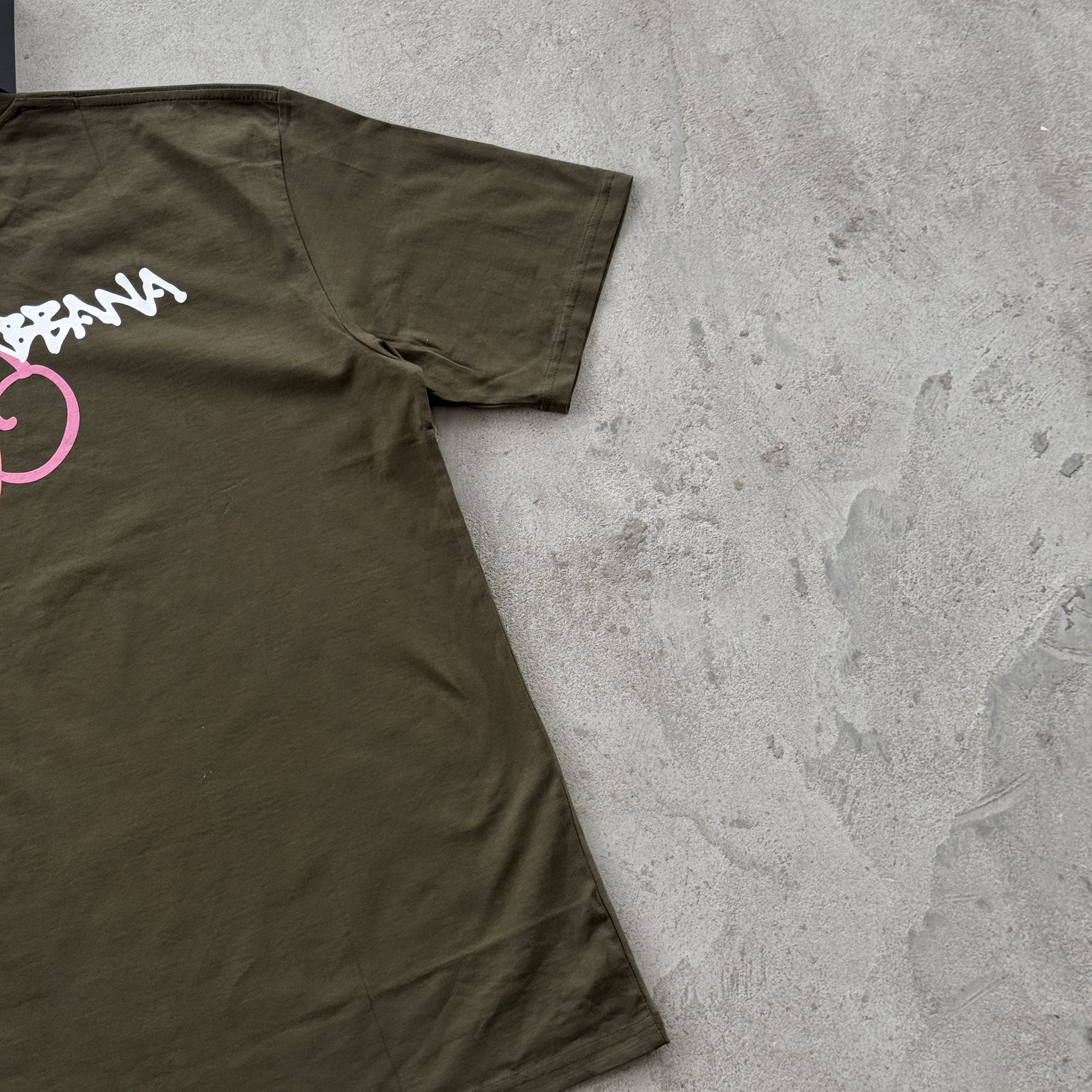 Dolce & Gabbana Dolce Gabbana Khaki Olive Khaki Tee Pink Graffiti Logo Shirt Size US M / EU 48-50 / 2 - 7 Thumbnail