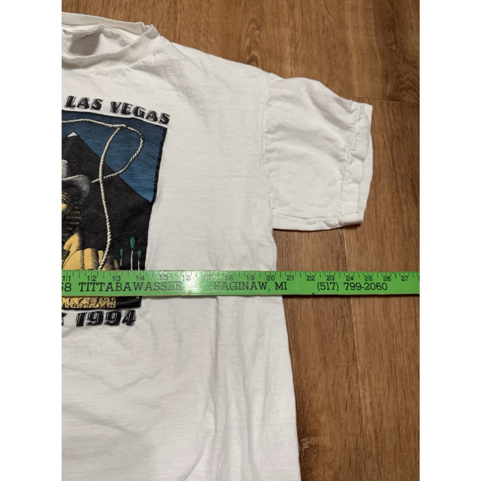 Vintage VINTAGE Luxor Las Vegas December 1994 Graphic White Tshirt Mens XL Shirt Mens XL White 90s Size US XL / EU 56 / 4 - 5 Thumbnail