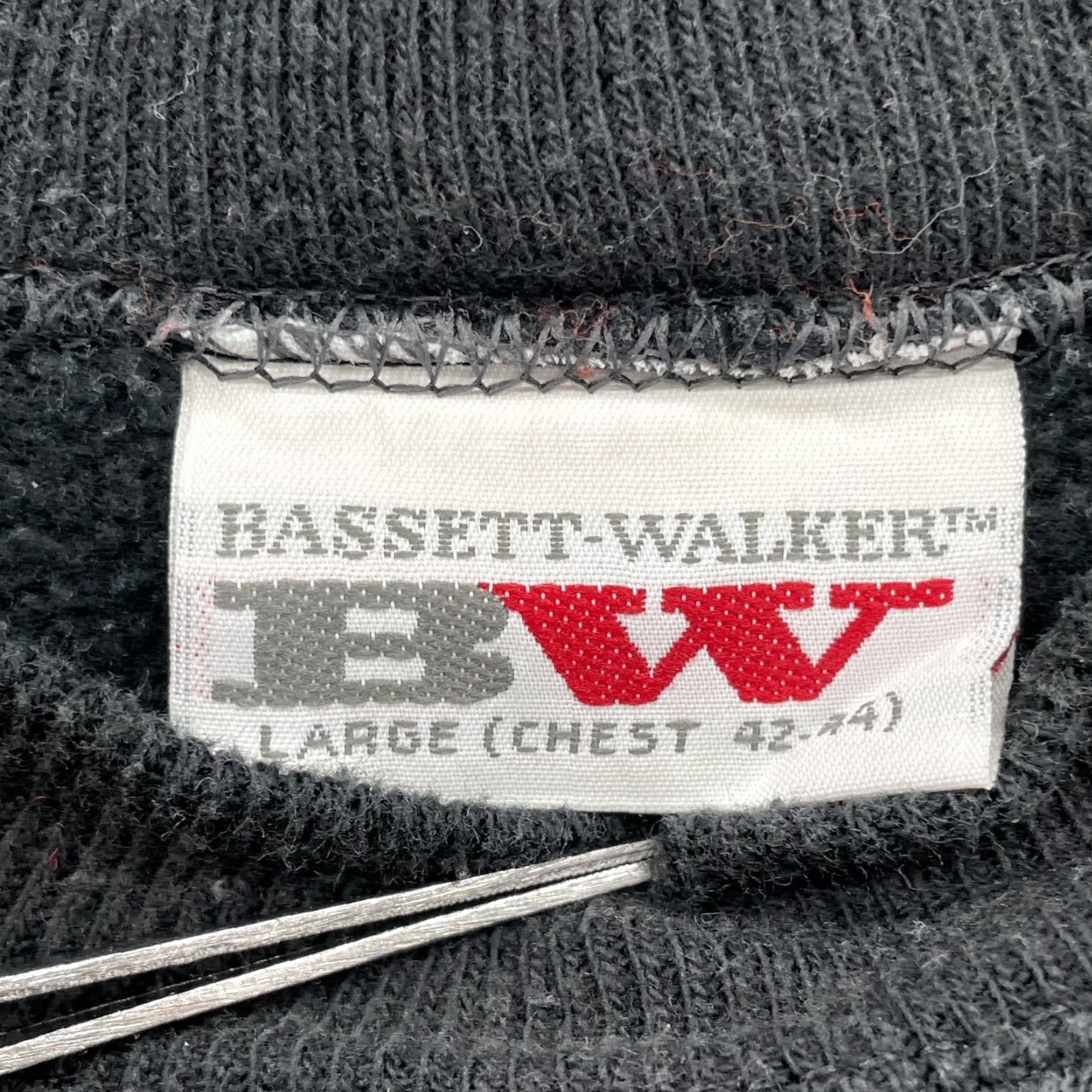 Vintage VINTAGE Bassett-Walker Broncs Sweatshirt Mens Large Black Football Western Rodeo Y2k Fibers Graphic Print Crew Neck Pullover Size US L / EU 52-54 / 3 - 3 Thumbnail