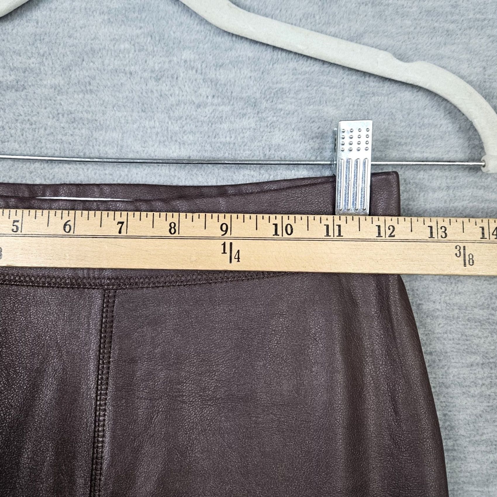 Vintage SOMETHING Navy Women's Brown Faux Leather Pull-on Cropped Legging XS Brown Cropped Pants Womens XS Pull On Leather-like Size 26" / US 2 / IT 38 - 5 Thumbnail