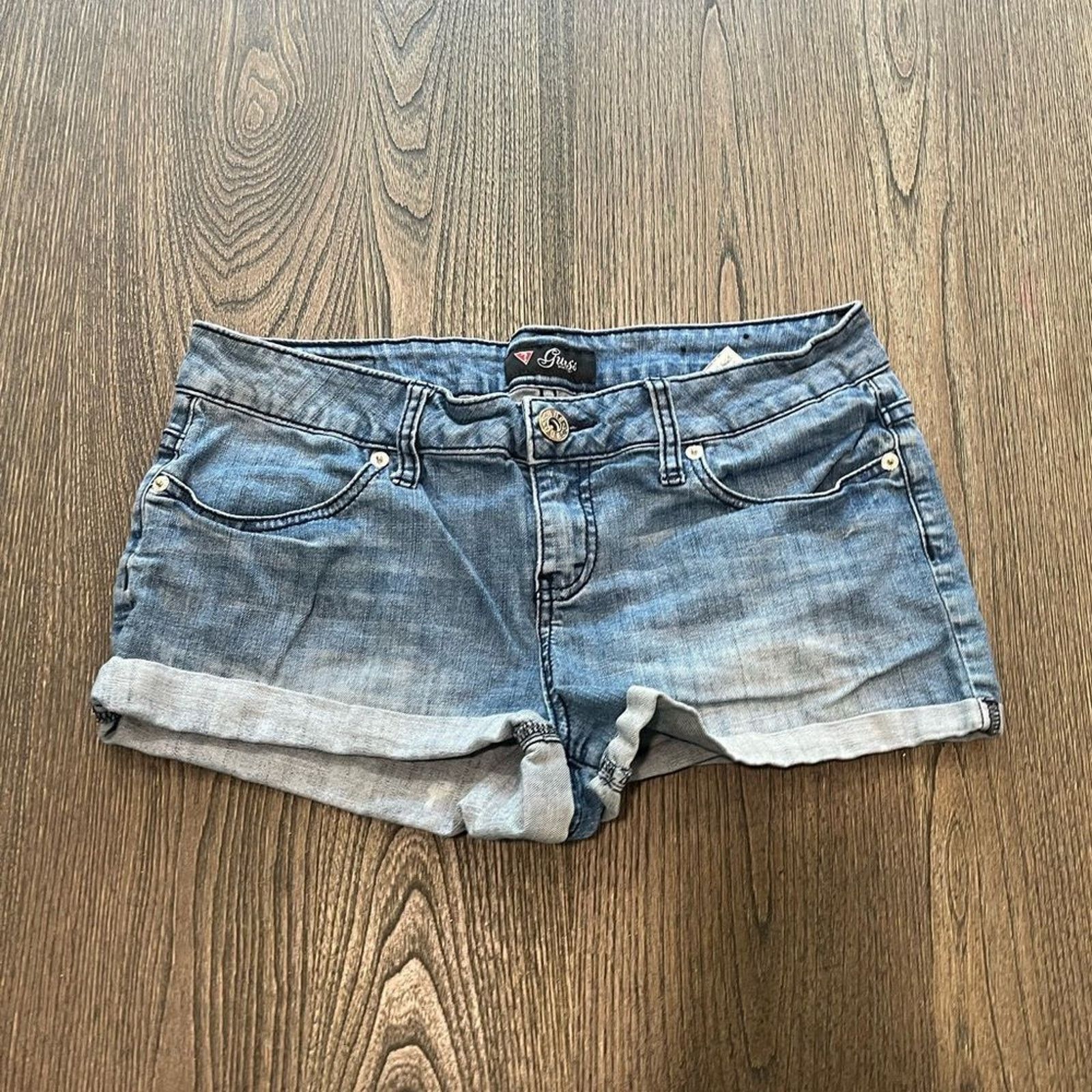 Guess Guess Denim Shorts Light Wash Roll Hem Size 29 Size 29" - 1 Thumbnail