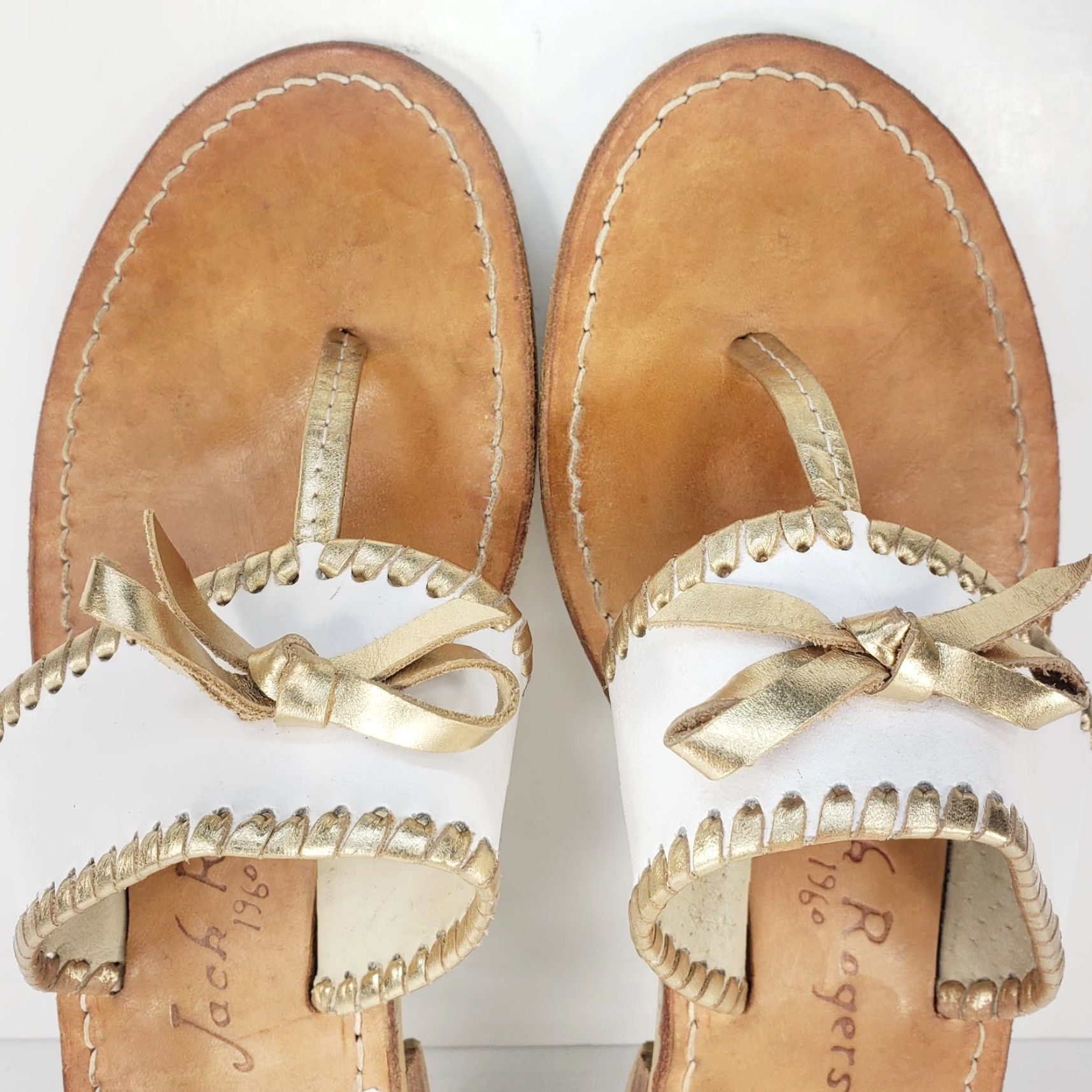 Jack Rogers VINTAGE Jack Rogers Adeline White Sandal Leather Bow Gold Metallic Trim Slip On 8.5-9 Womens Leather Flat 95s Cottage Metal Size US 8 / IT 38 - 7 Thumbnail