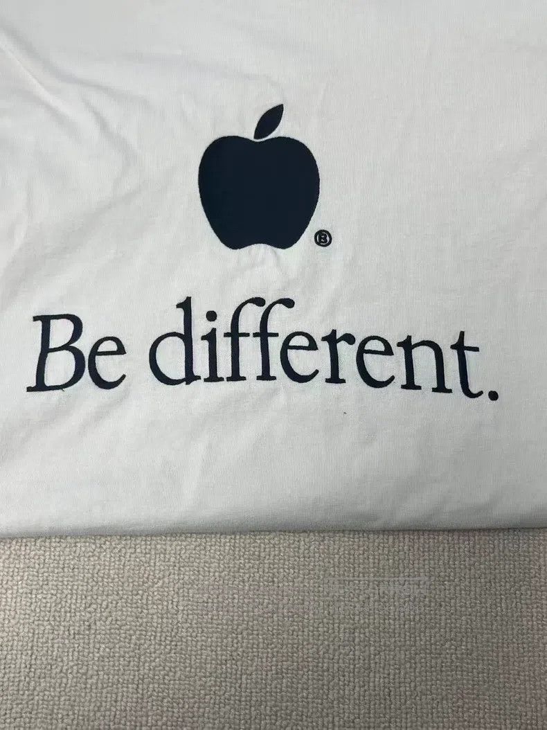 Balenciaga Balenciaga Letter Apple Logo Printed Loose Short Sleeve T- Size US M / EU 48-50 / 2 - 3 Thumbnail