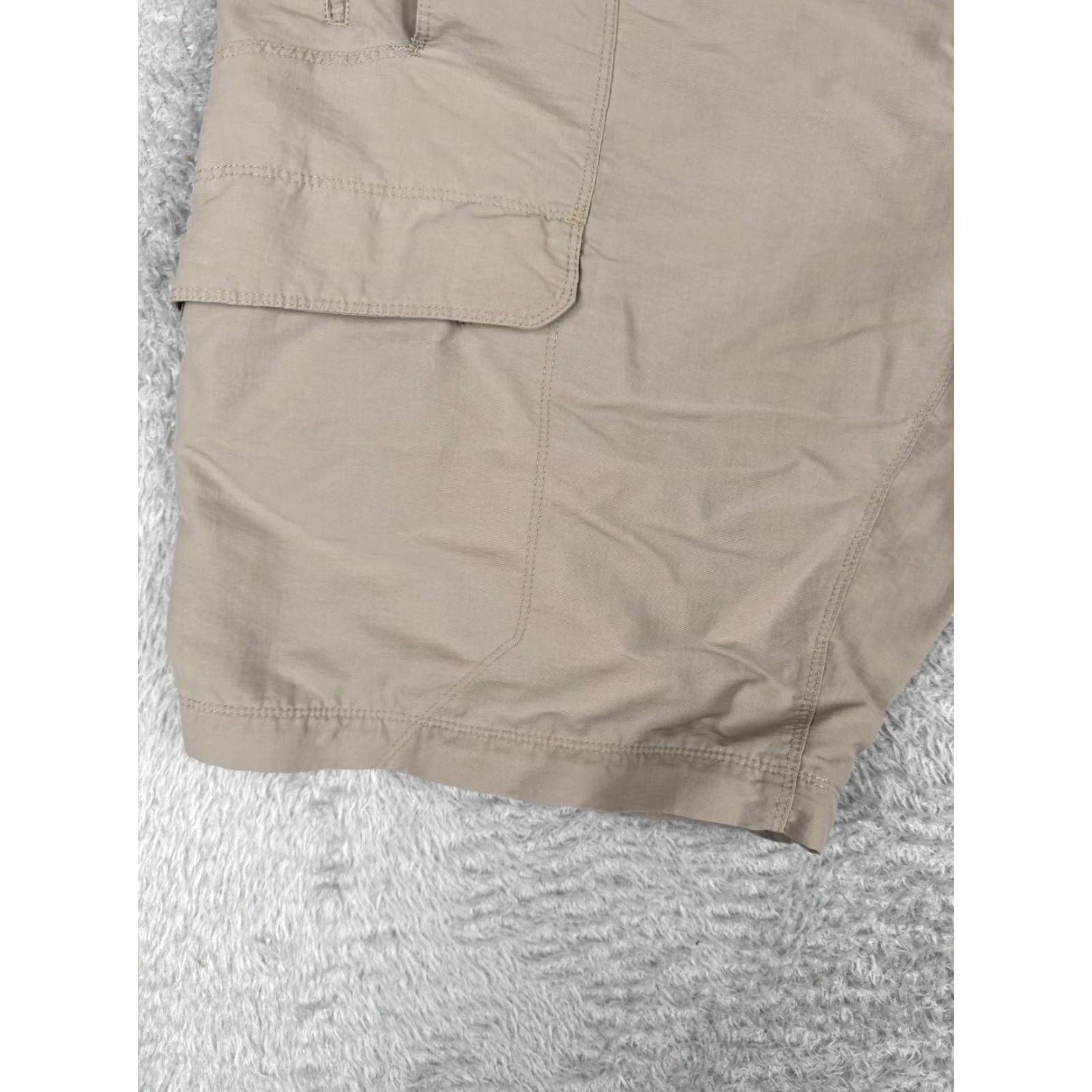 The North Face The North Face Shorts Men 2XL Beige Nylon Cargo Pocket 40x10 Casual Travel 100% Microfiber Vintage No Size US 39 - 3 Thumbnail