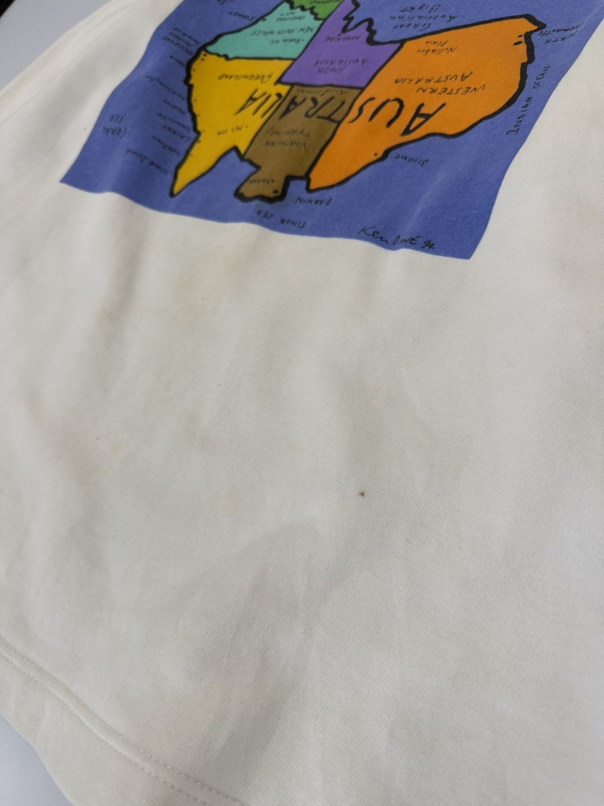 The Australian Outback Collection 🔥 90's Ken Done Map AUSTRALIA iconic Graphic Sweatshirt - S Size US S / EU 44-46 / 1 - 9 Thumbnail