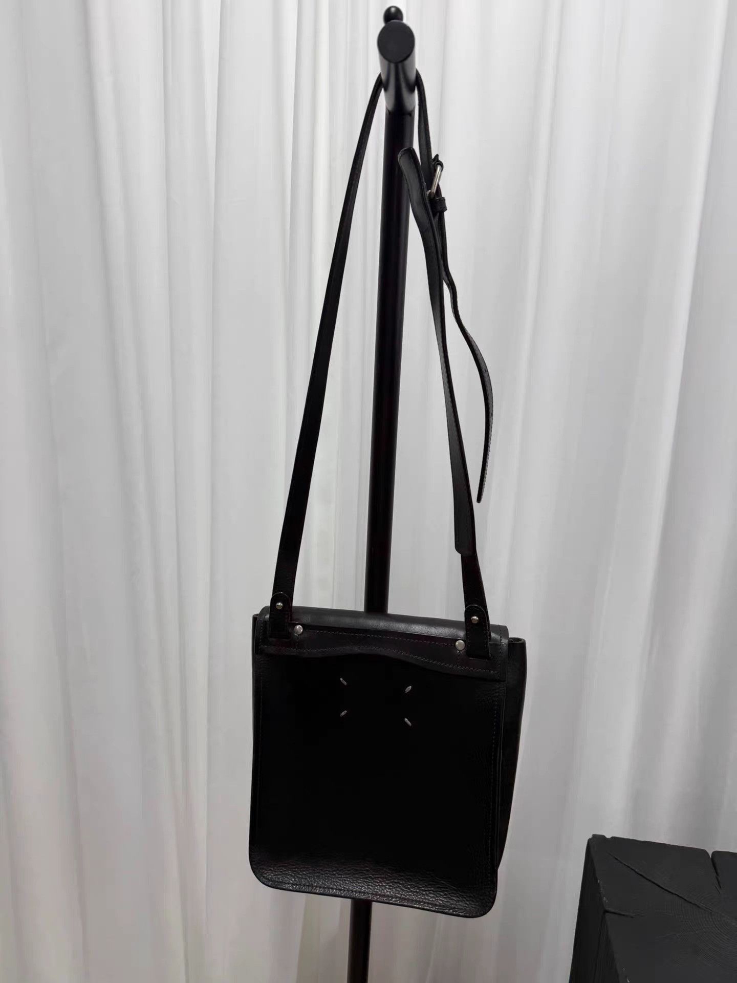 Maison Margiela Maison Margiela Square Thick Leather Shoulder Bag K20 Size ONE SIZE - 4 Thumbnail
