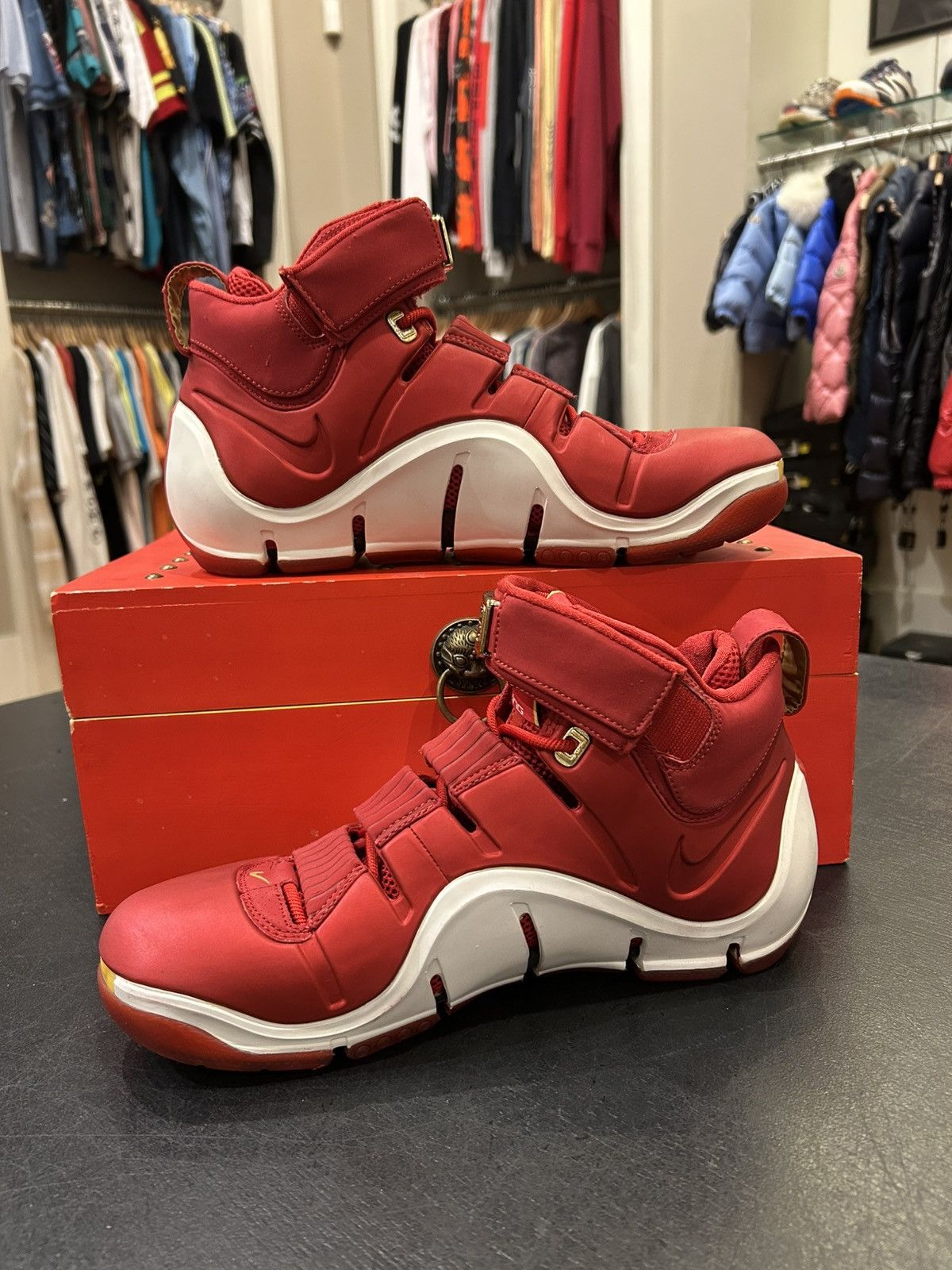 Nike Lebron 4 ‘China’ Special Wooden Box Size US 9 / EU 42 - 2 Thumbnail