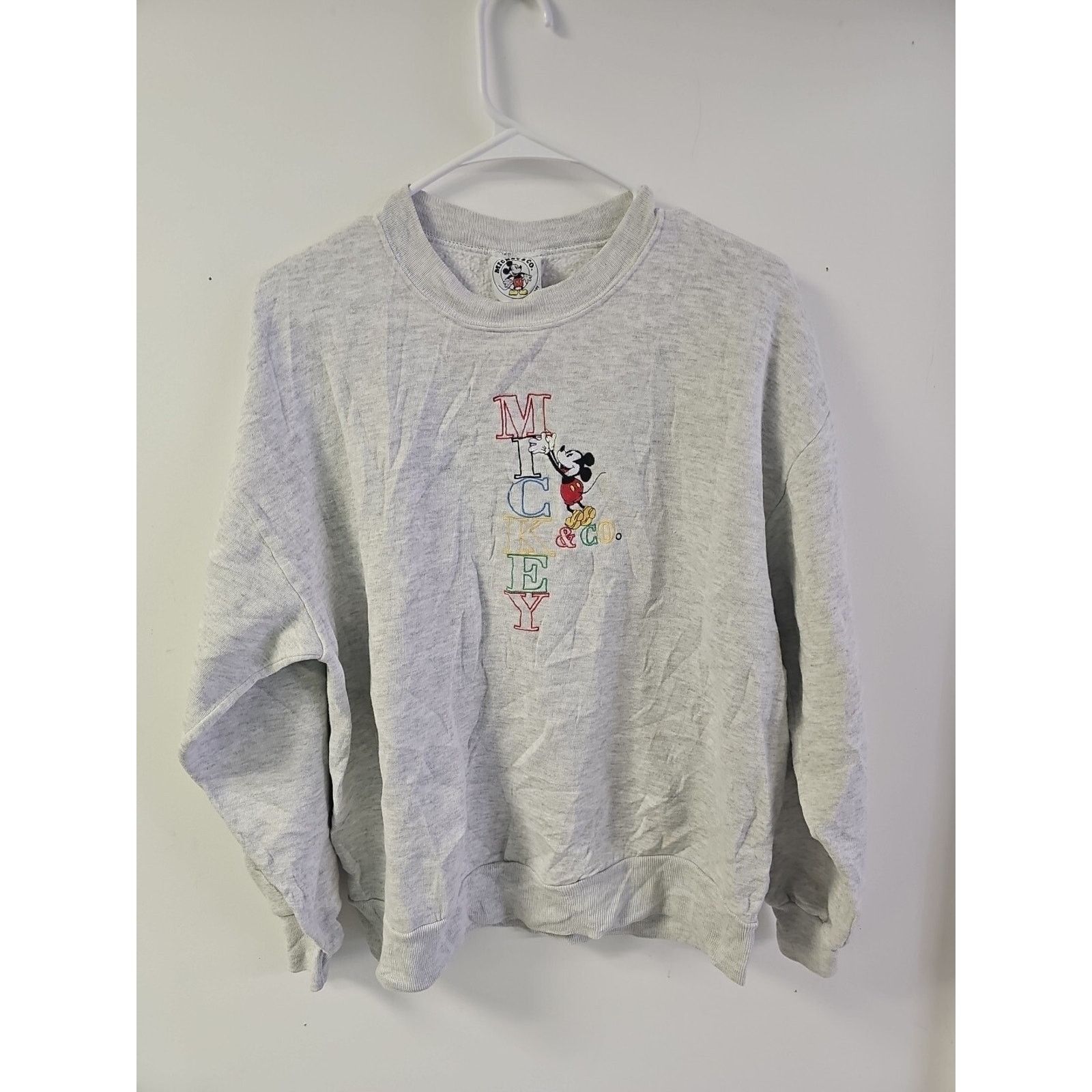 Vintage Vintage Disney Mickey Mouse & Co. Embroidered Sweatshirt L Size US L / EU 52-54 / 3 - 1 Thumbnail