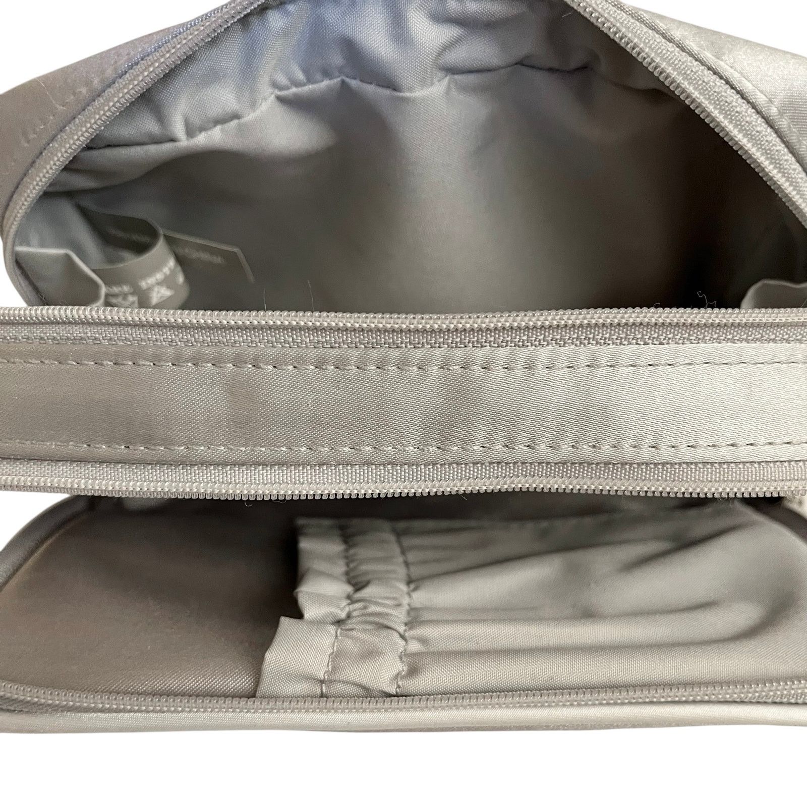 Dior Dior Parfums Silver White Trousse de Toilette Wristlet Size ONE SIZE - 3 Thumbnail
