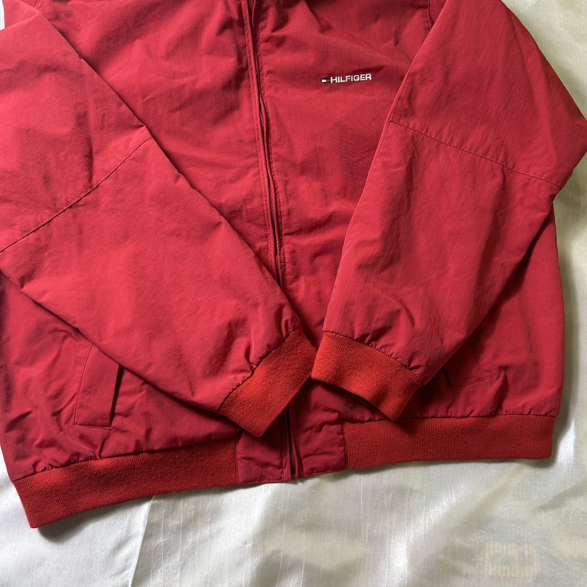 Tommy Hilfiger Vintage Tommy Hilfiger Logo Windbreaker Jacket Size L / US 10 / IT 46 - 7 Thumbnail