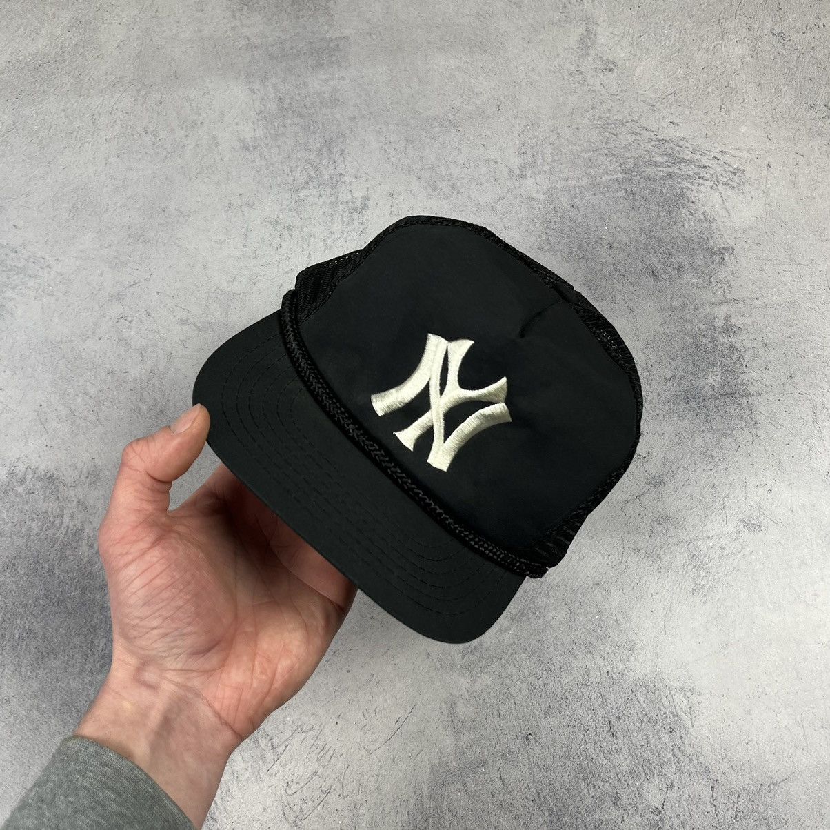 New York Yankees × Vintage Vintage MLB New York Yankees rare trucker hat 90’s Size ONE SIZE - 2 Thumbnail