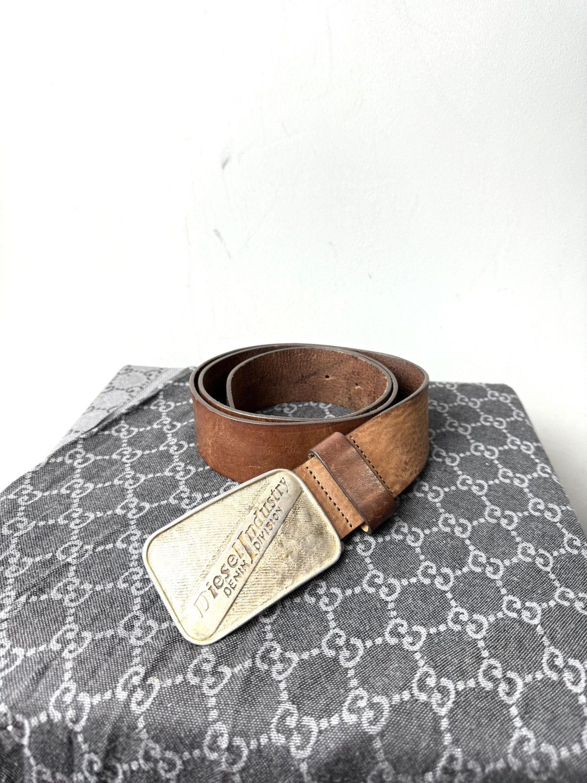 Diesel Y2K Vintage Diesel Leather Belt Big Metal Badge Size ONE SIZE - 1 Thumbnail