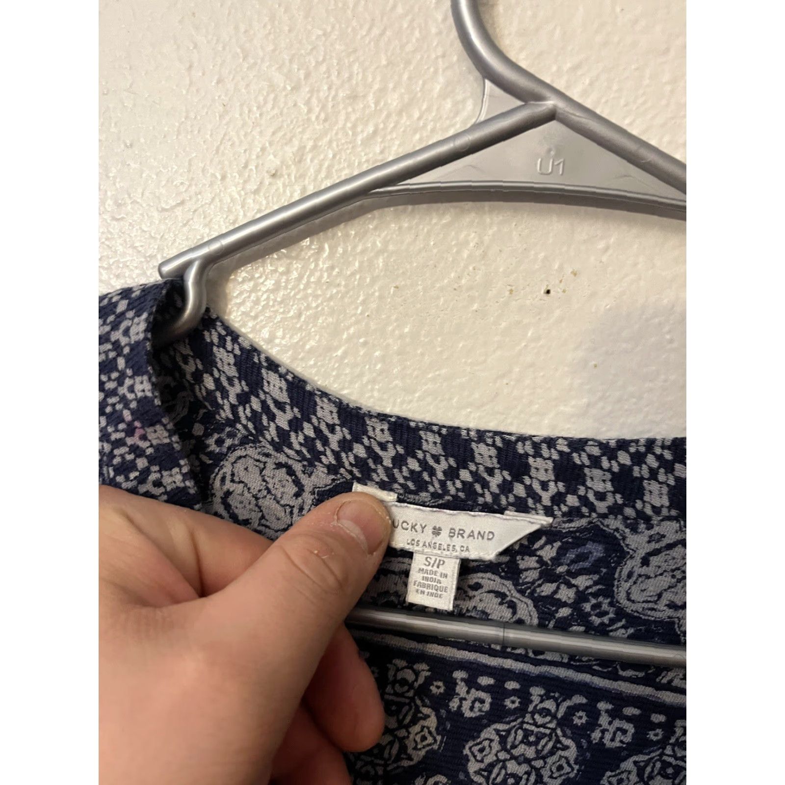 Lucky Brand Lucky Brand Shirt Womens Small V-Neck Short Sleeve Top Sheer Casual Blue Size S / US 4 / IT 40 - 2 Thumbnail