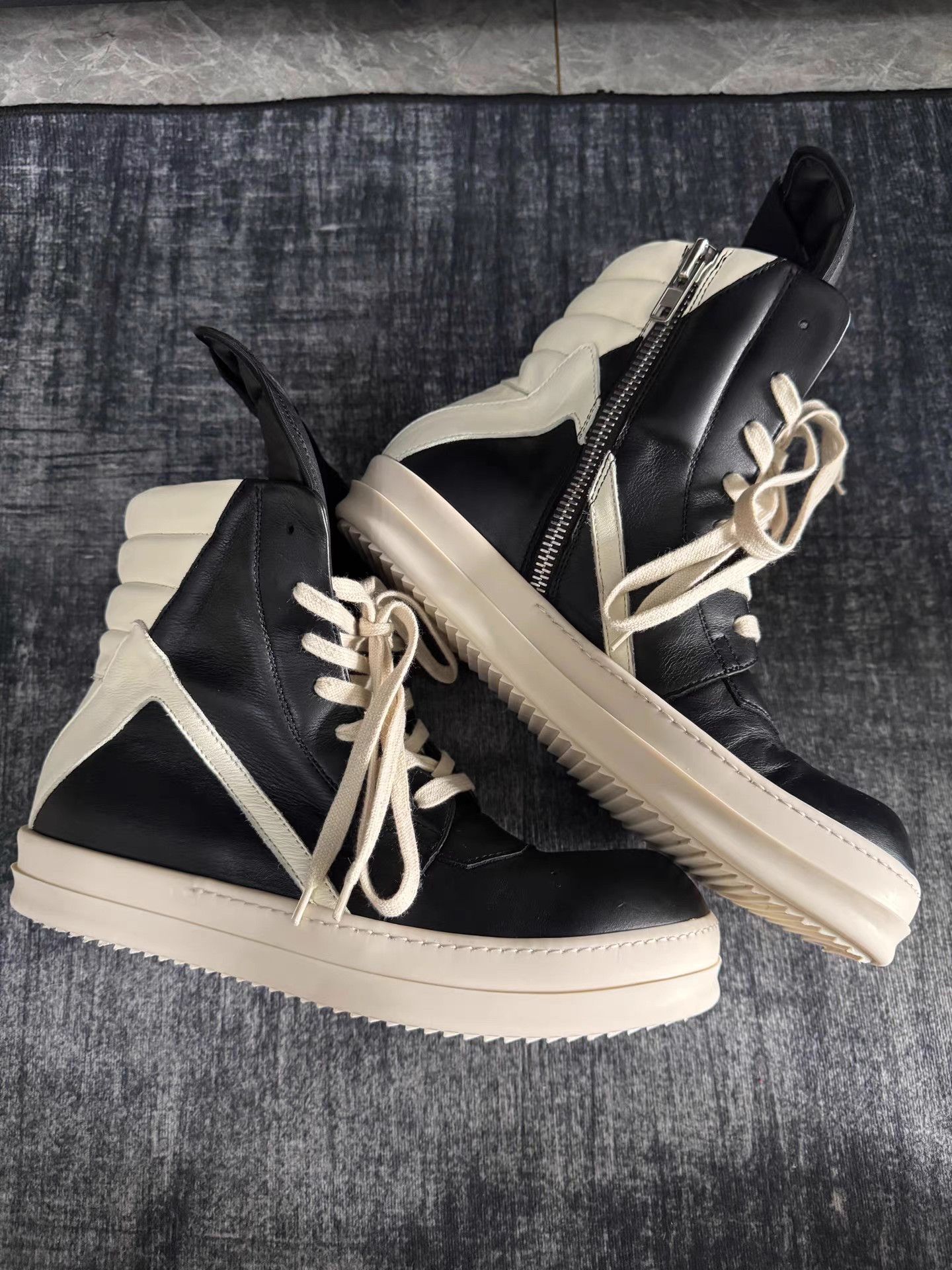 Rick Owens Rick Owens Mainline Triangle Sneakers Size US 7.5 / EU 40-41 - 3 Thumbnail