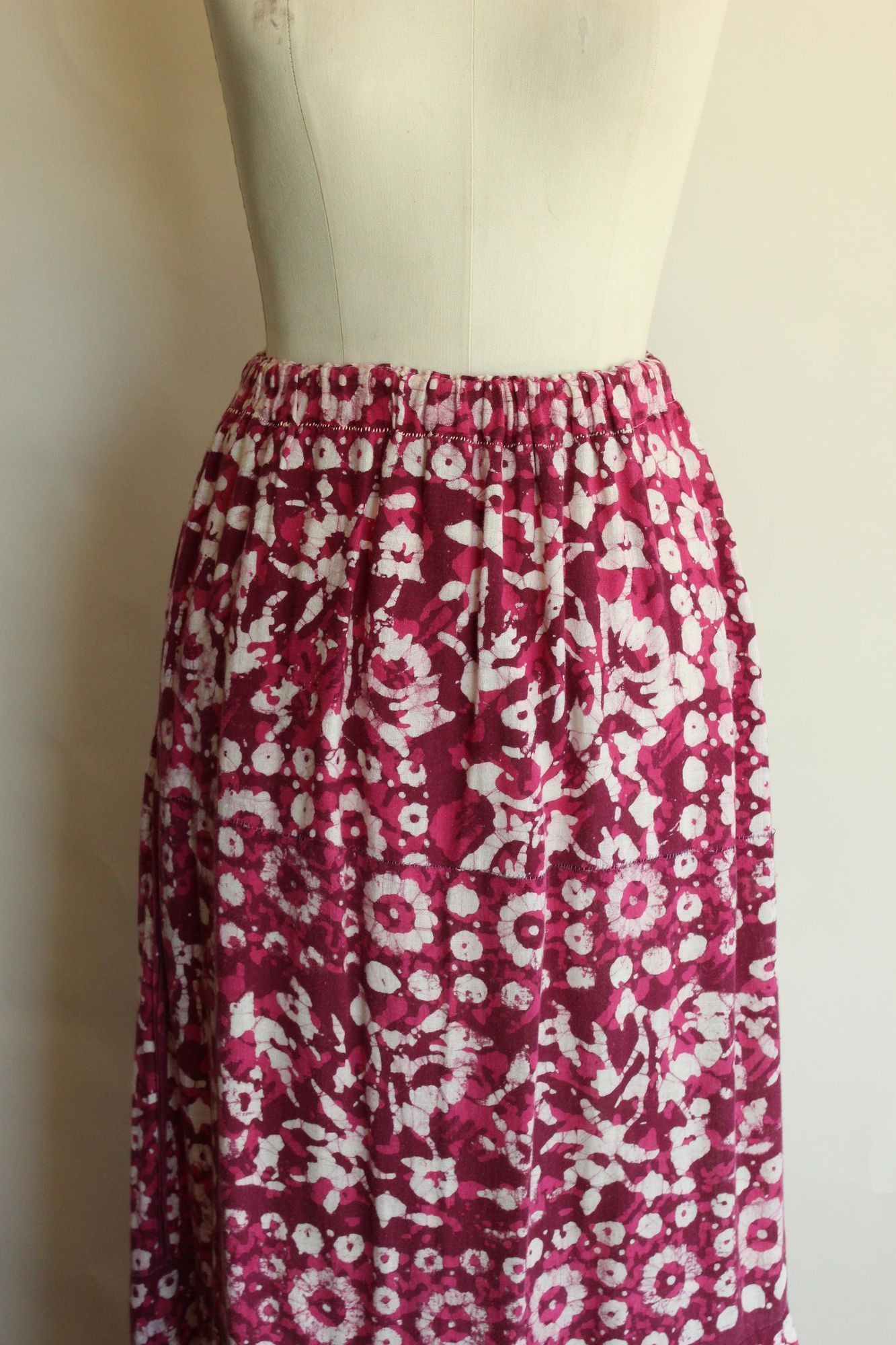 Vintage Vintage 1960s 1970s Maxi Skirt, Volup Pink & Purple Ethnic F Size 32" / US 10 / IT 46 - 3 Thumbnail