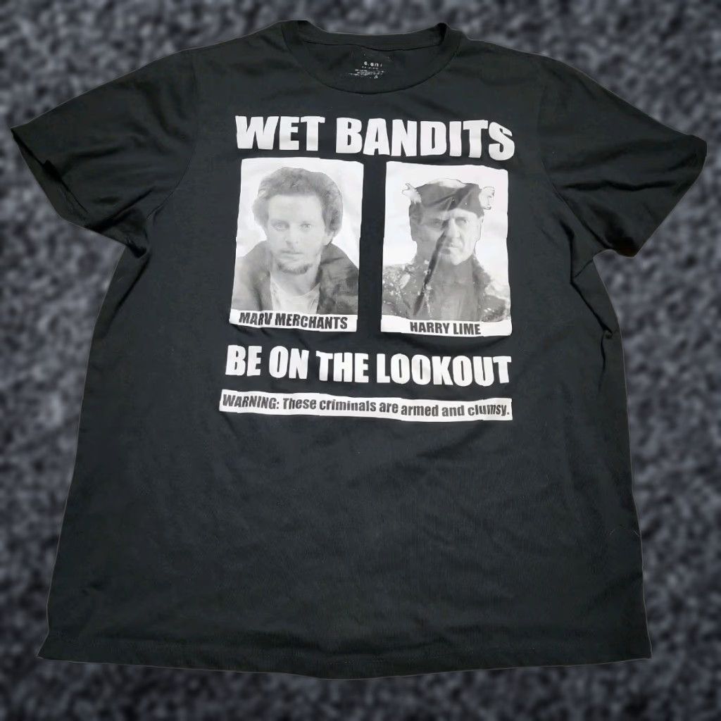 Vintage Vintage Women's Christmas T-Shirt Home Alone Wet Bandits Holiday Shirt Black L Size L / US 10 / IT 46 - 1 Thumbnail