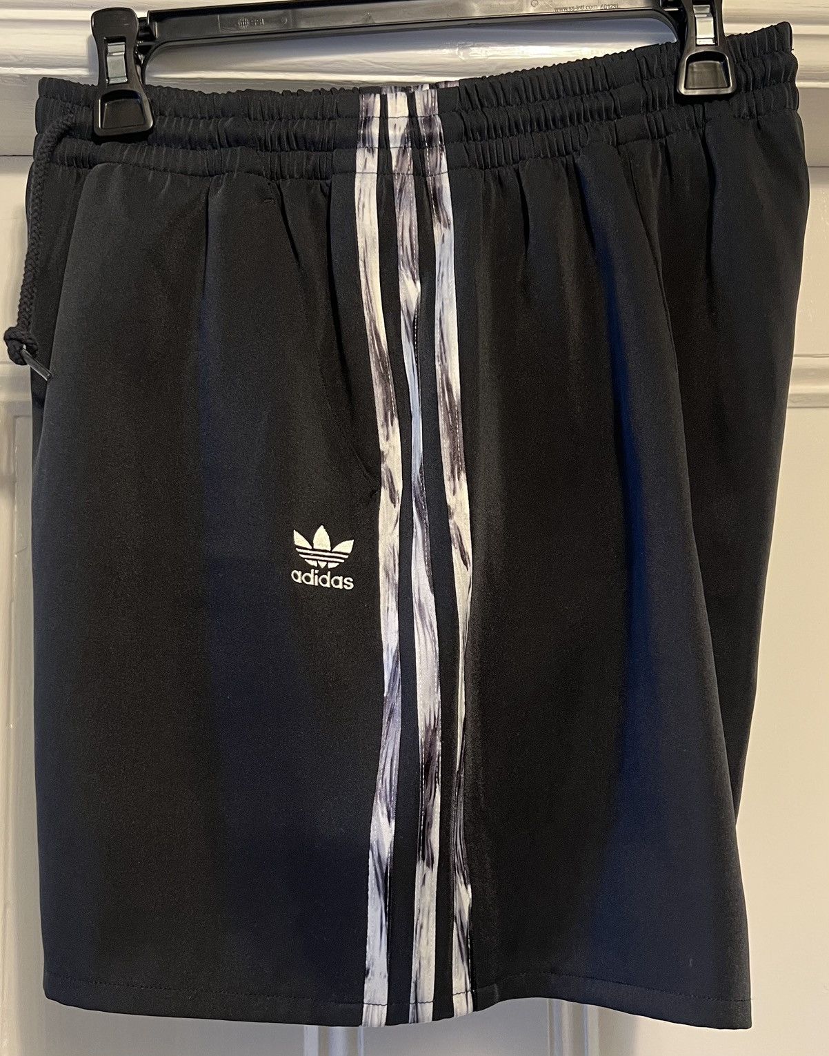 Adidas Authentic Adidas Danielle Cathari three stripes black shorts Size 32" / US 10 / IT 46 - 2 Thumbnail