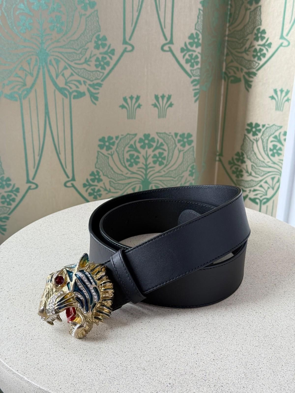 Gucci Gucci Tiger Head Rhinestines Black Leather Buckle Belt 95 Size 32 - 11 Thumbnail