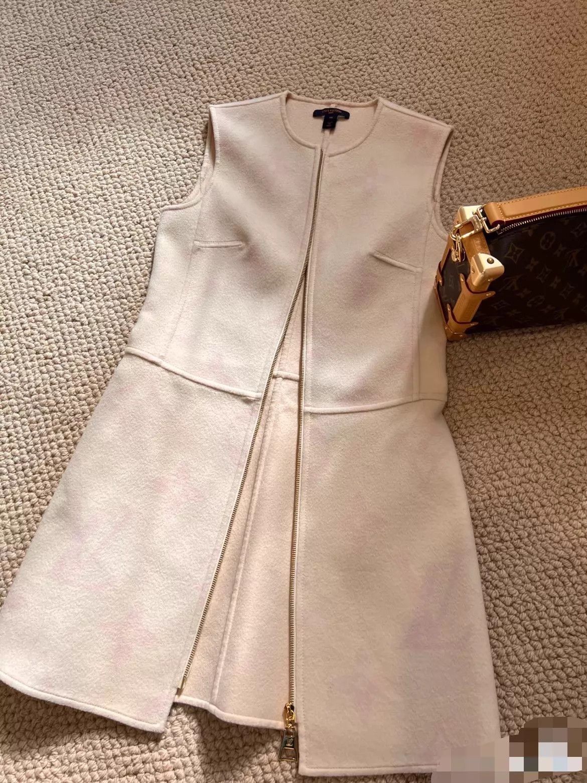 Louis Vuitton LV Sleeveless Wool Crewneck Zip-Up Dress Women's Size XS / US 0-2 / IT 36-38 - 8 Thumbnail