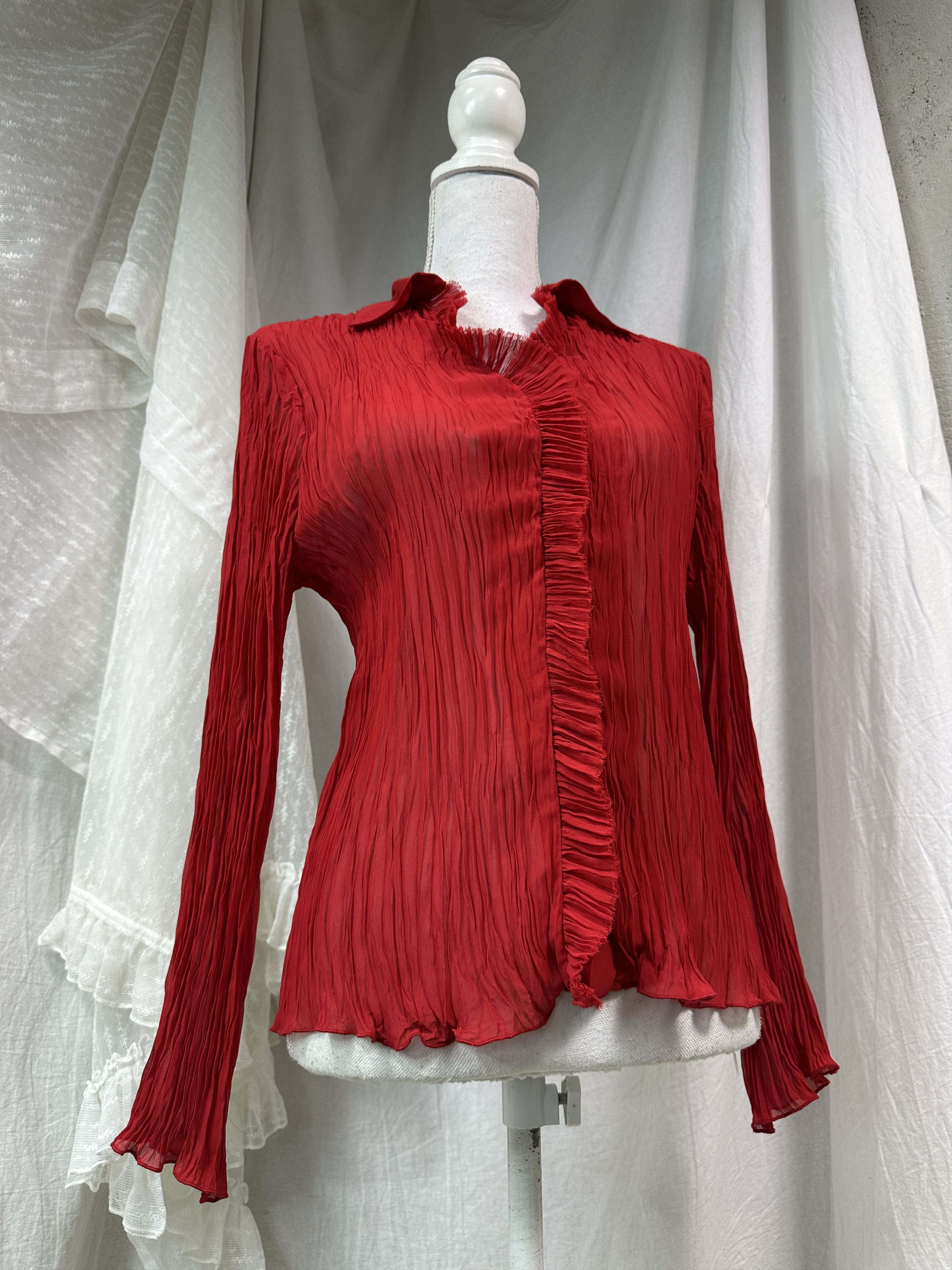 Vintage Vintage Avant Garde Cherry Red Pleated Sheer Shirt Y2K Size M / US 6-8 / IT 42-44 - 1 Thumbnail