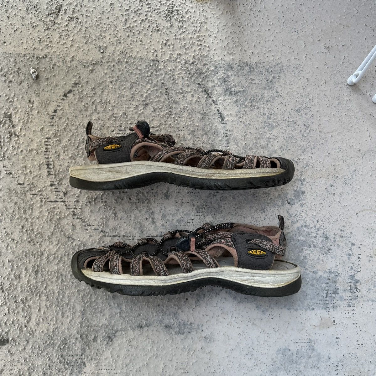 KEEN Keens Whisper Sandal in Brown/Pink Women’s size 11 Size US 11 / IT 41 - 2 Thumbnail