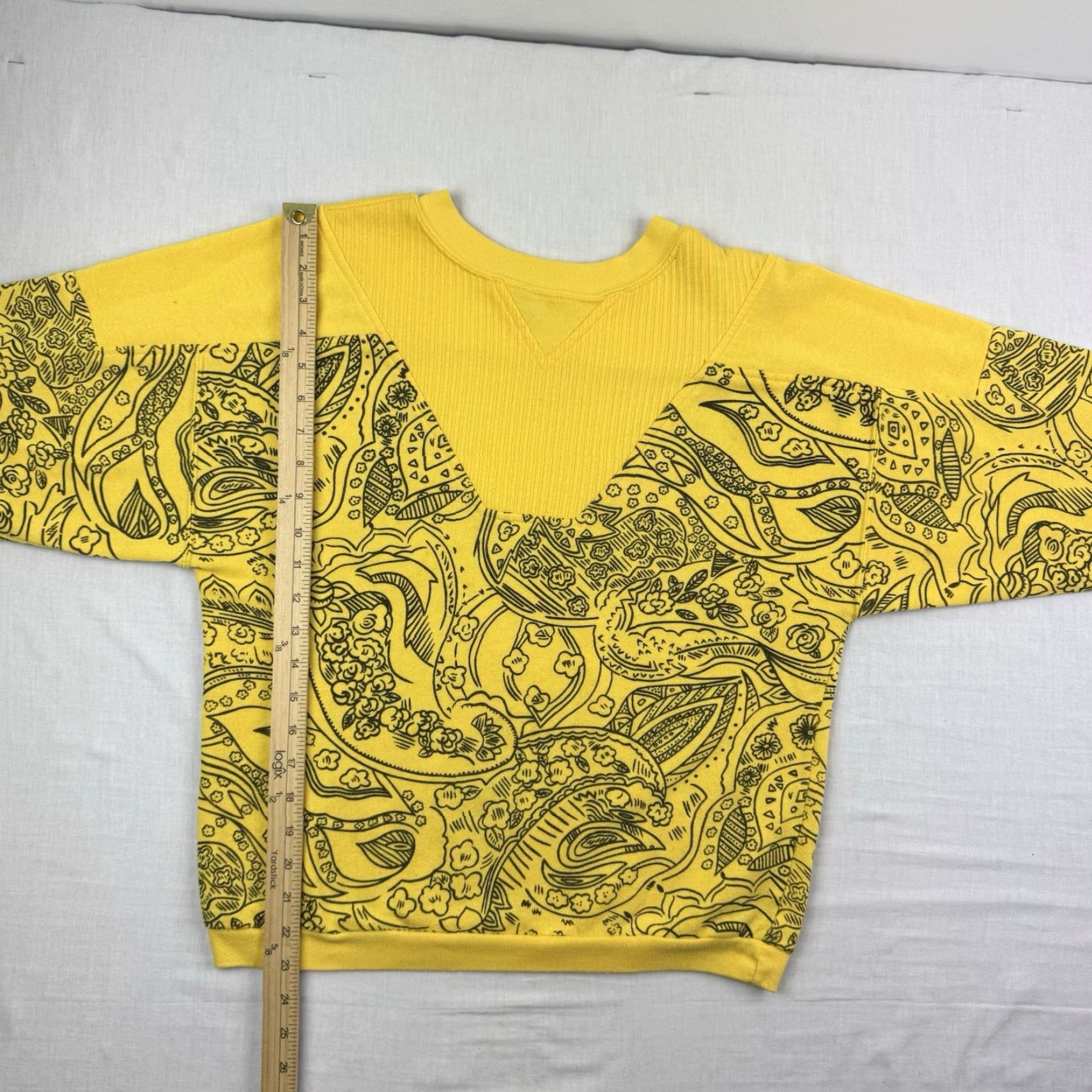 Vintage VINTAGE Variations Sweatshirt Women’s Small Yellow Paisley All-Over Print 1980s Crewneck Pullover Size S / US 4 / IT 40 - 5 Thumbnail