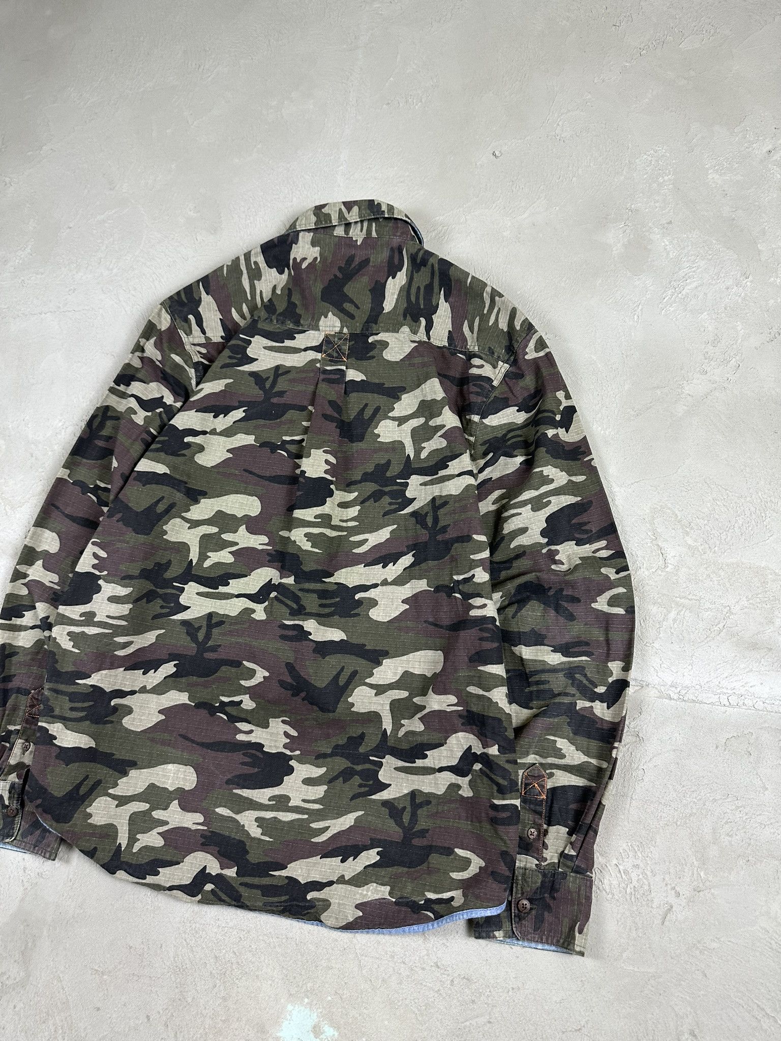 Pelle Pelle Vintage Y2k Pelle Pelle Camo Miitary Button Up Shirt Size US L / EU 52-54 / 3 - 12 Thumbnail