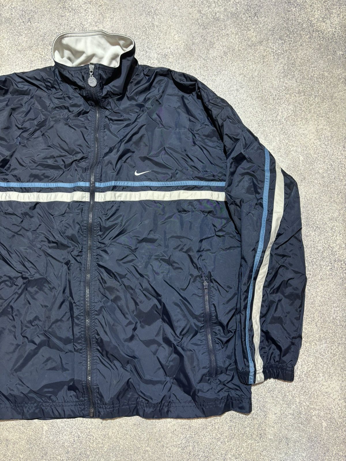 Nike × Vintage Vintage Nike Light Windbreaker Jacket 90s Zip Up Navy Blue Size US XL / EU 56 / 4 - 2 Thumbnail