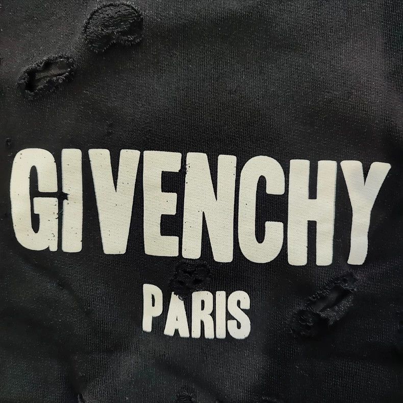 Givenchy Givenchy Sweater, Ripped Style Size US S / EU 44-46 / 1 - 2 Thumbnail