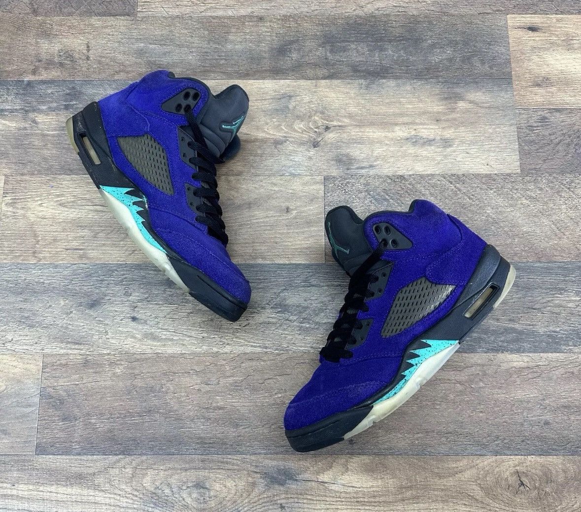 Jordan Brand Jordan 5 Retro Alternate Grape 2020 Size US 8 / EU 41 - 1 Thumbnail