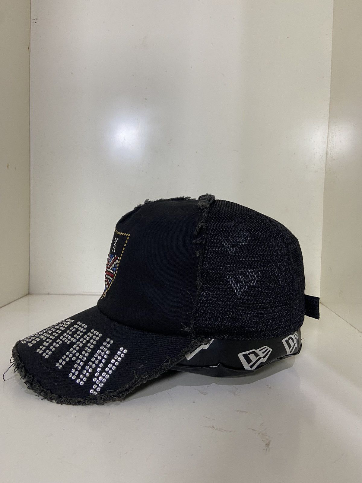 If Six Was Nine 2000s DITSTRESSED UK JAPAN TRUCKER HAT Size ONE SIZE - 6 Thumbnail