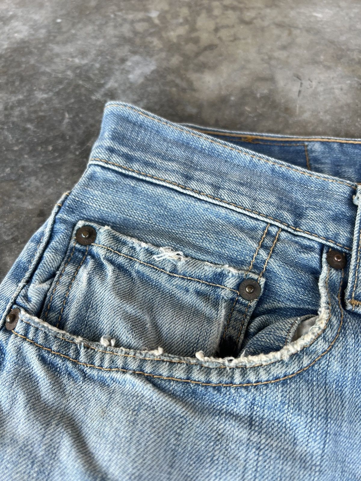 Japanese Brand × Levi's × Levi's Vintage Clothing 💥Rare💥Vintage Levis 501 Distress Jeans Size US 31 - 9 Thumbnail