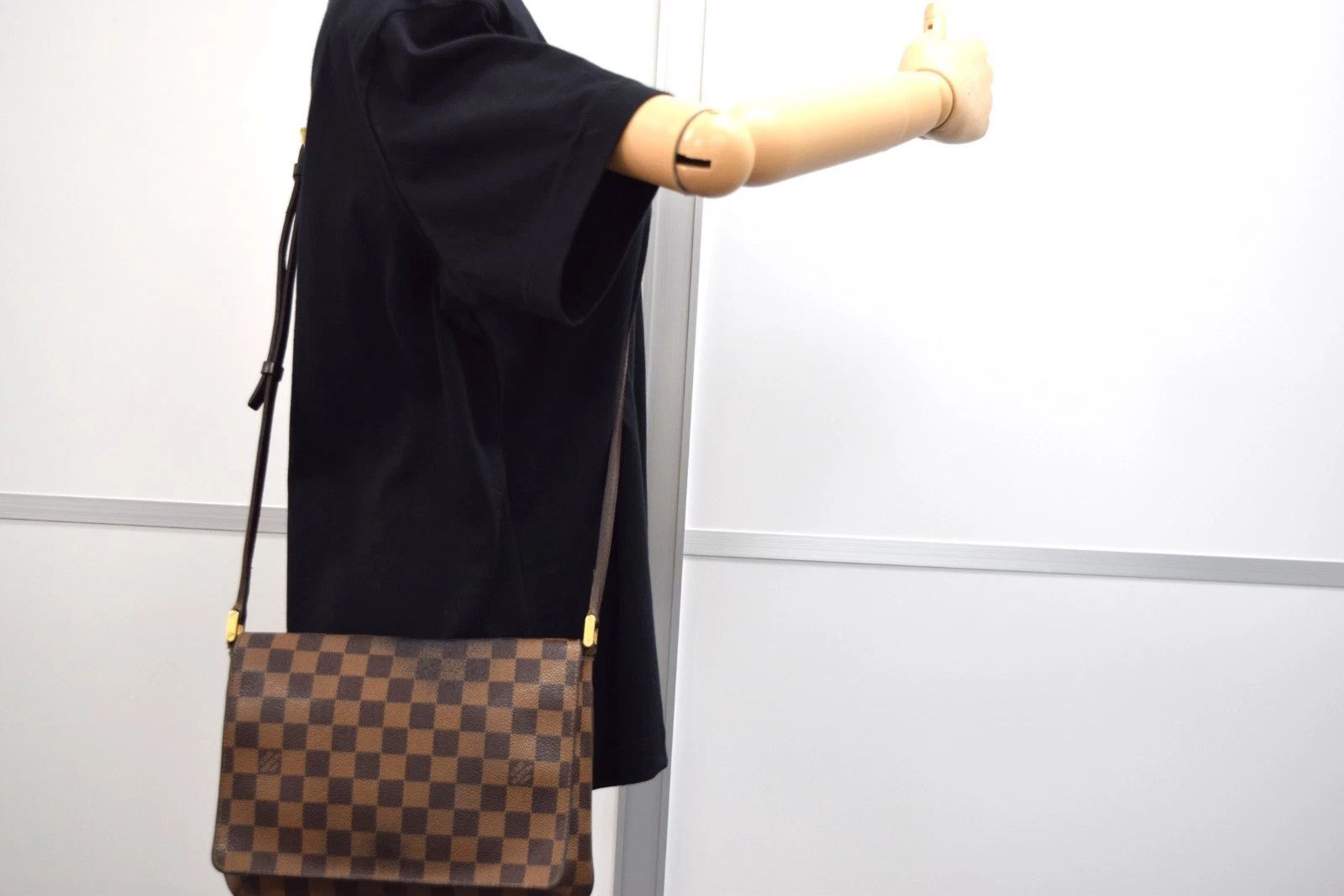 Louis Vuitton Louis Vuitton Musette Tango Crossbody Damier Canvas N51301 Size ONE SIZE - 2 Thumbnail