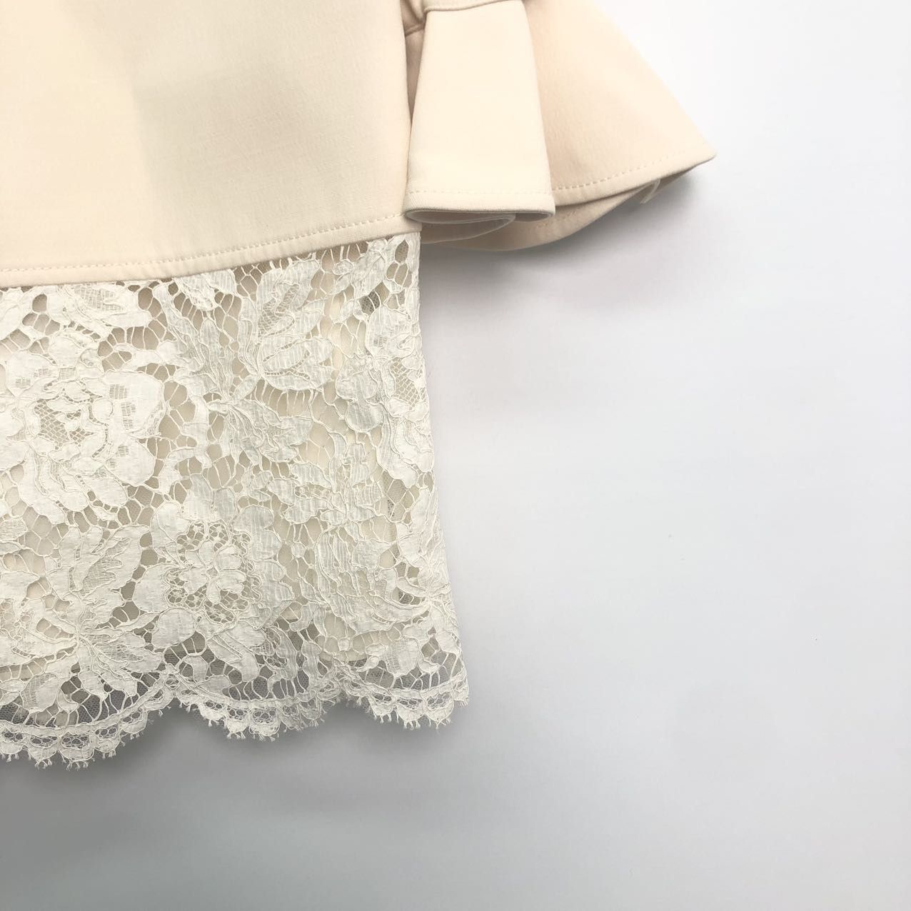 Valentino Valentino, Pink Lace Long Sleeve Crew Neck Dress K26WX Size XS / US 0-2 / IT 36-38 - 4 Thumbnail