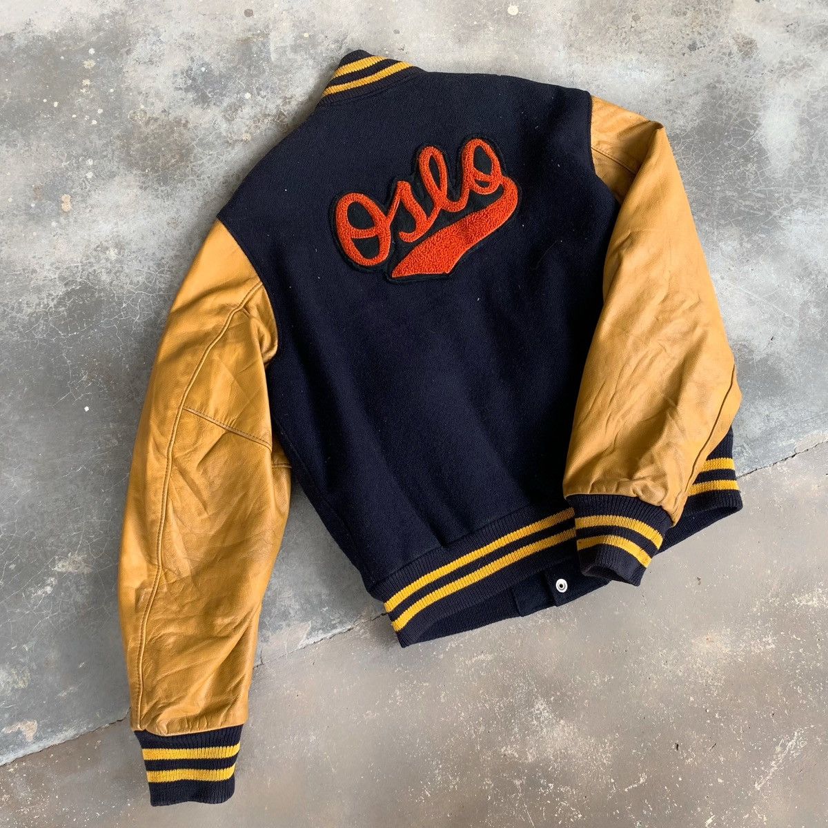 Golden Bear VINTAGE 90s GOLDEN BEAR OSLO WOOL VARSITY LEATHER JACKET Size US S / EU 44-46 / 1 - 1 Thumbnail