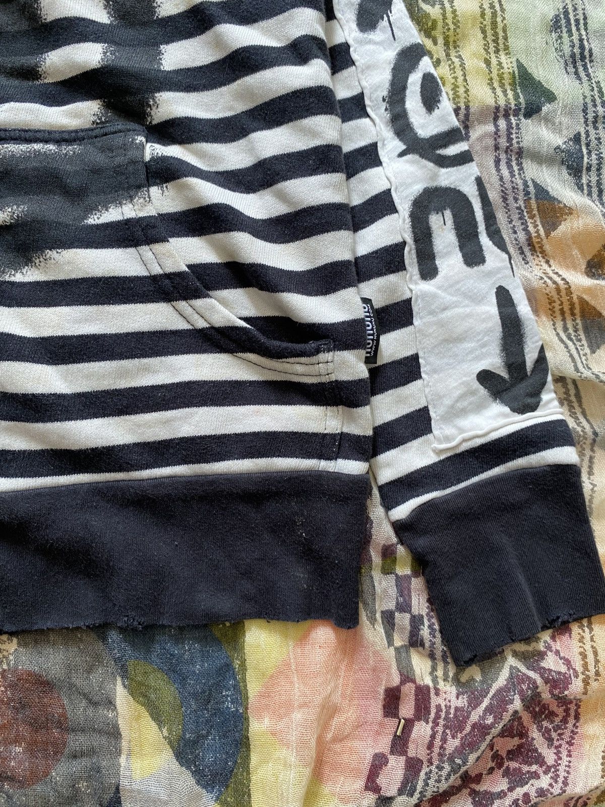 If Six Was Nine × Japanese Brand × Le Grande Bleu (L.G.B.) Nununu emoticon distressed striped hoodie Size US S / EU 44-46 / 1 - 4 Thumbnail