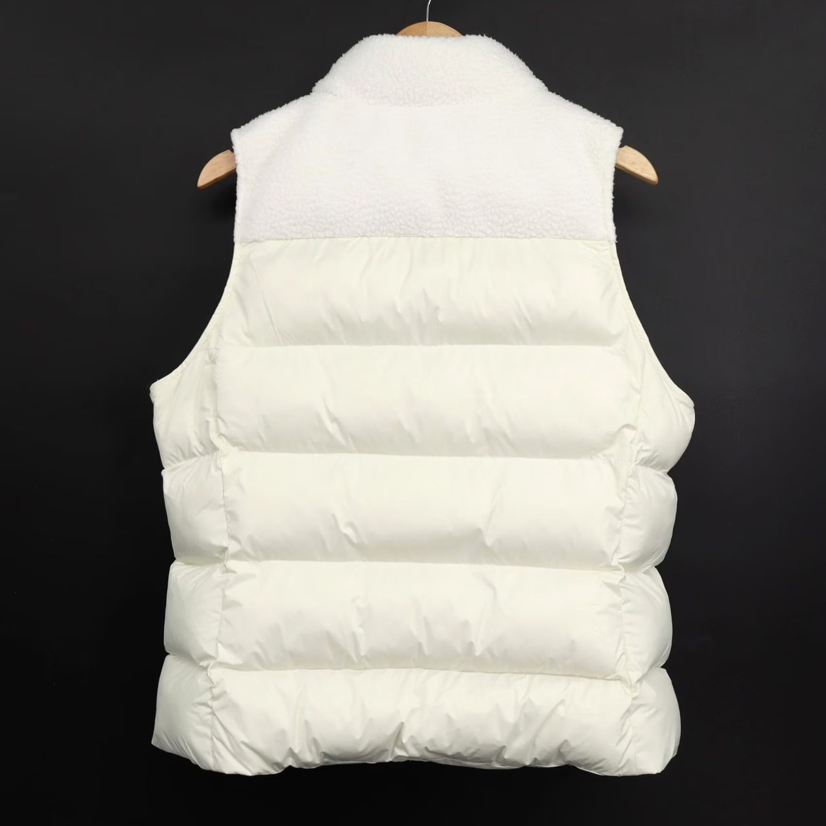 Vineyard Vines Vineyard Vines Vest Quilted Sherpa Puffer Zip L Beige Women's Vest Quilted Zip Full Zip Pockets Casual Outerwear L Size L / US 10 / IT 46 - 2 Thumbnail