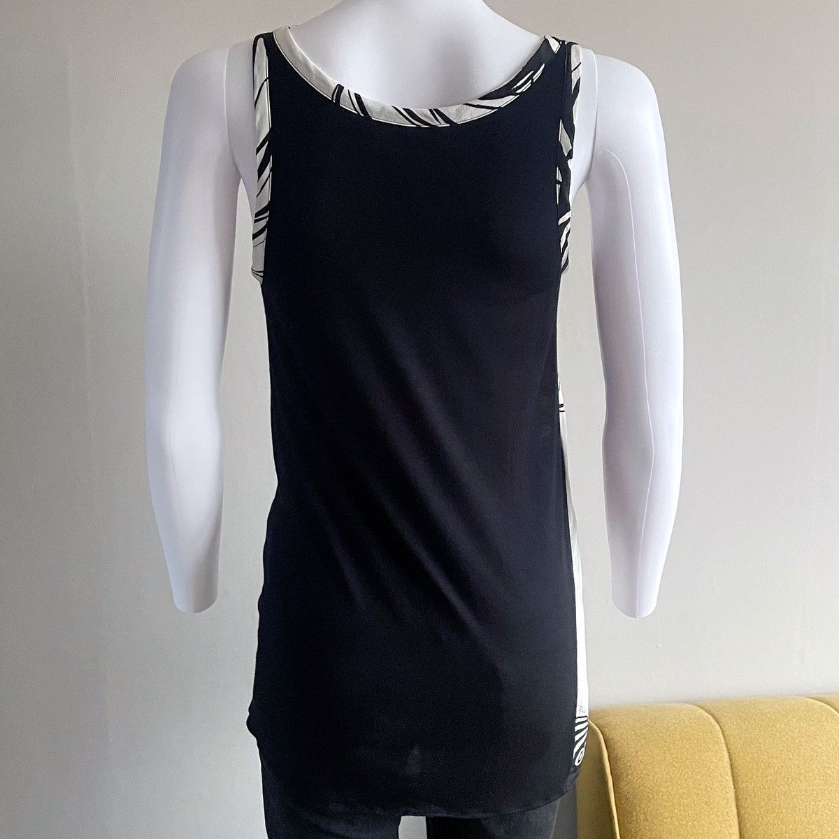 Emilio Pucci Emilio Pucci Silk Printed Top Size XS / US 0-2 / IT 36-38 - 3 Thumbnail