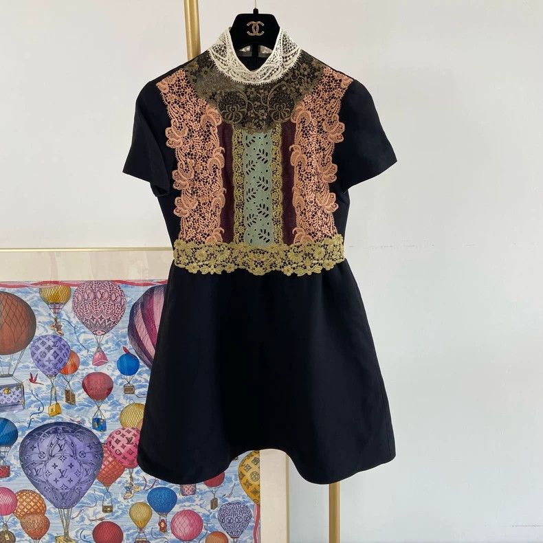 Valentino Valentino Embroidered dress Size XS / US 0-2 / IT 36-38 - 1 Thumbnail