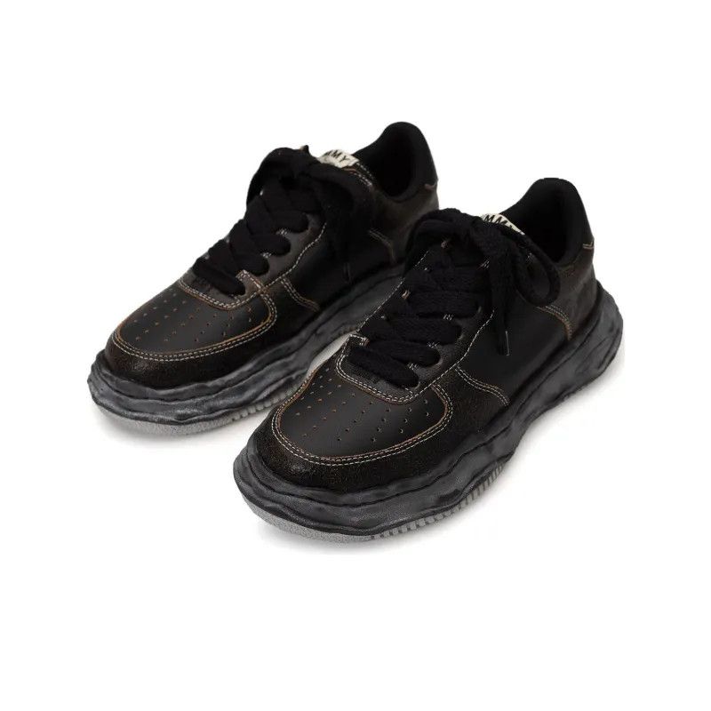 o1mle0924 Leather Low- Top Sneakers in Black