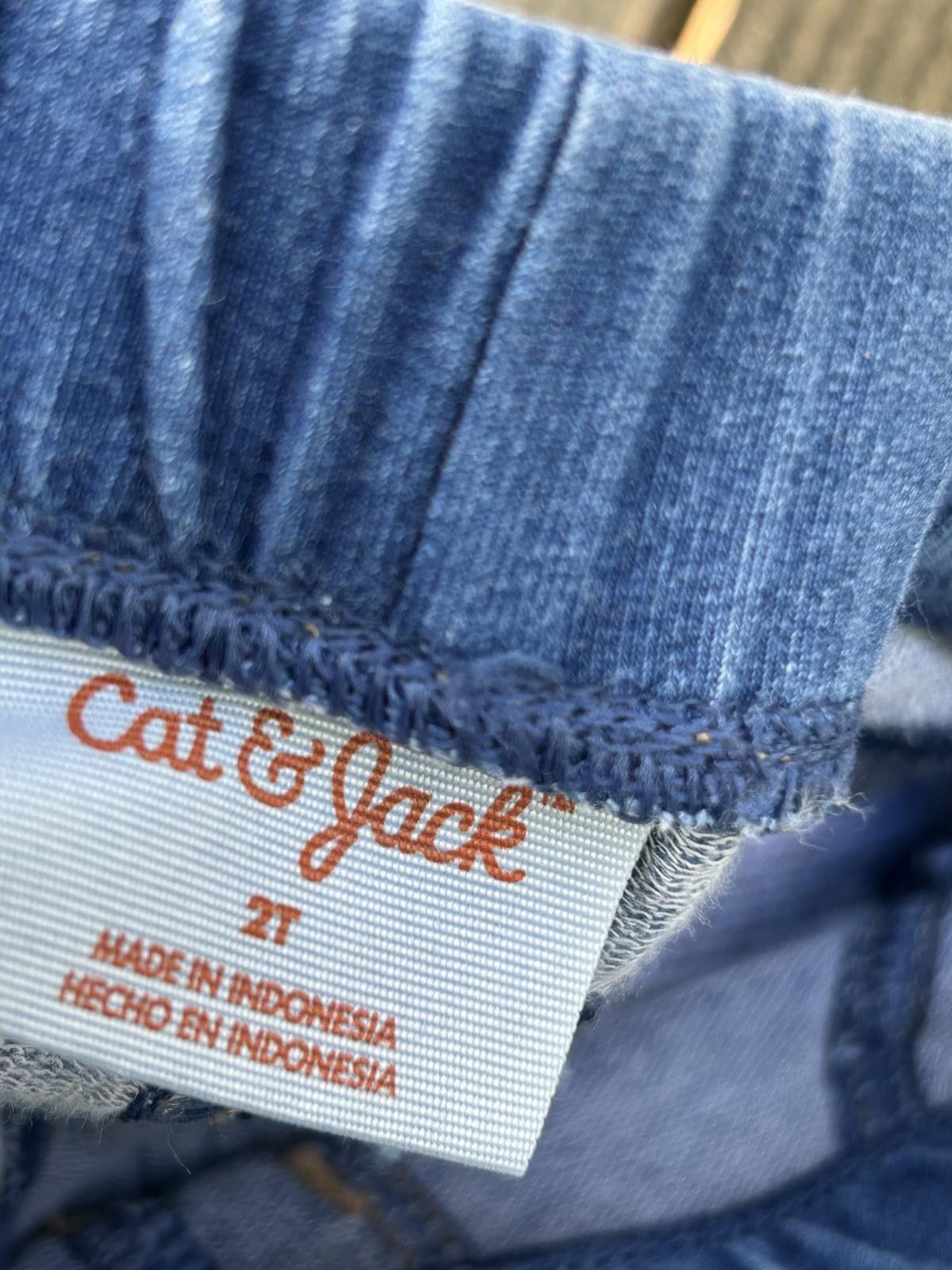 Other Cat and Jack Preowned 2T blue jeans Size US 26 / EU 42 - 3 Thumbnail